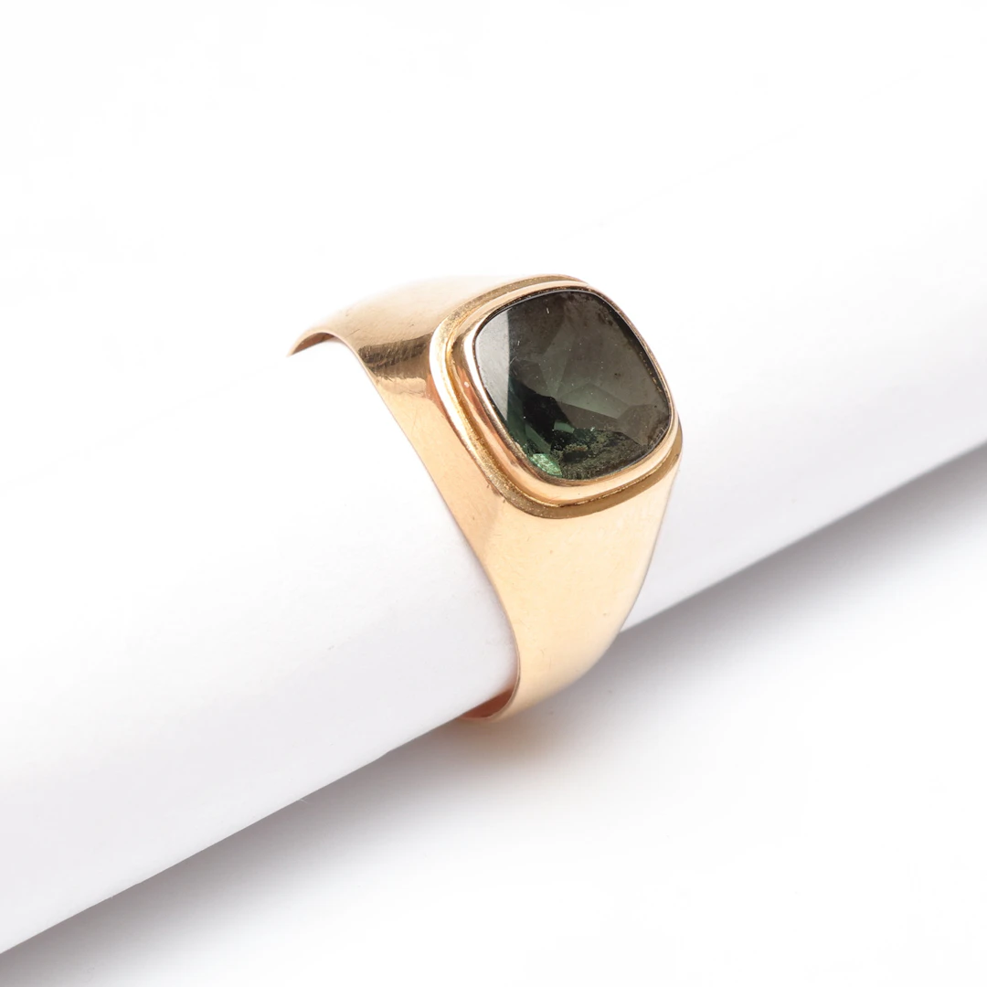 KLACKRING, guld, 18k, ca 3,7 gram.