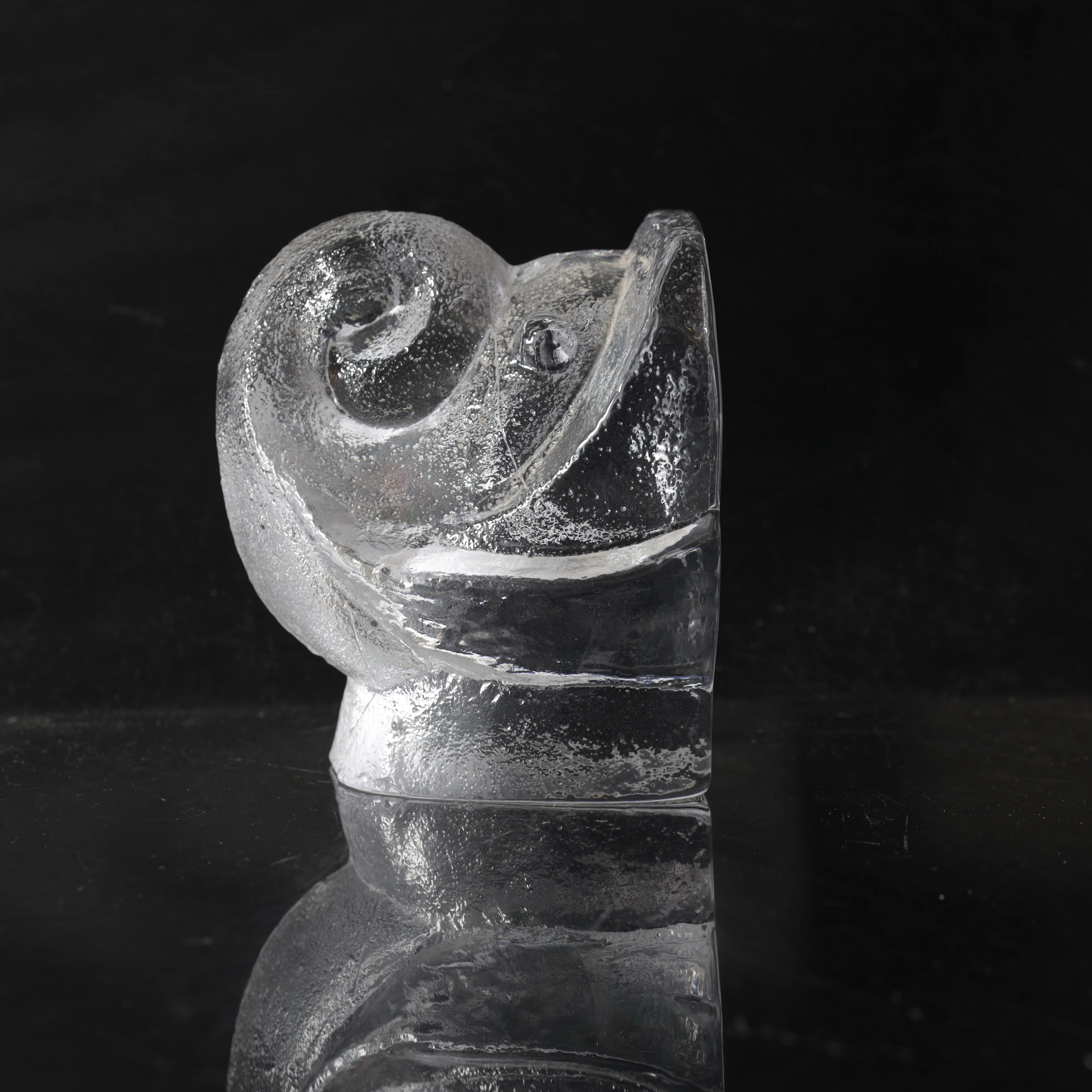 LARS HELLSTEN. bokstöd, glas, Skruf, signerad.