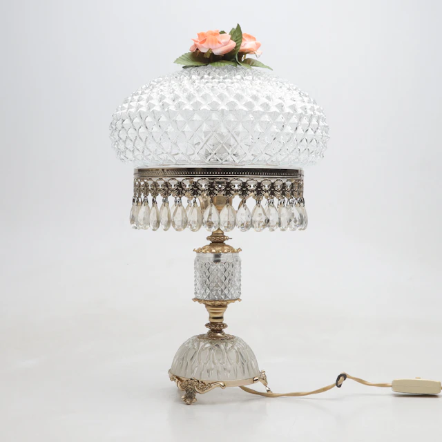 BORDSLAMPA, glas och mässing, 1900-talets andra hälft.