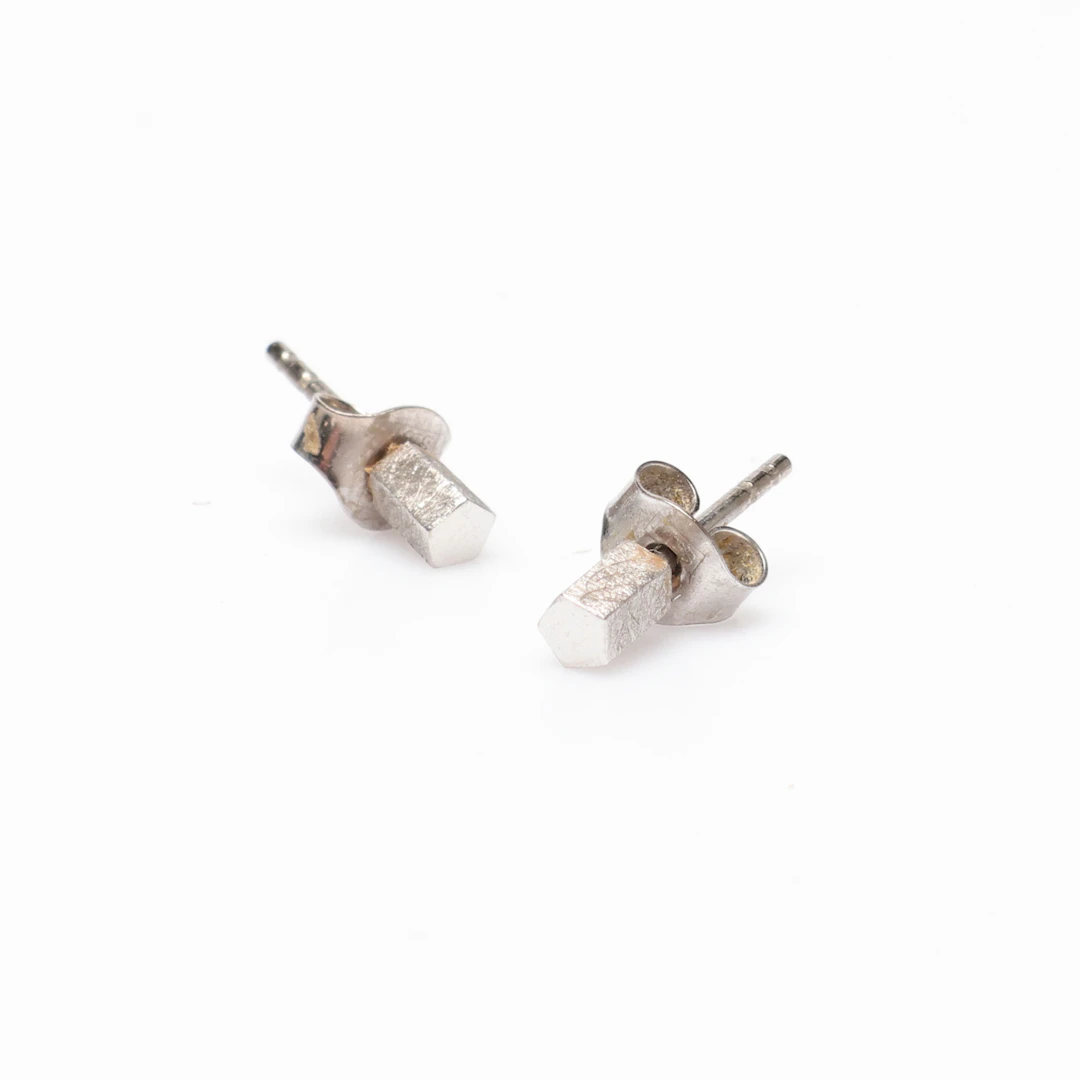 MARGARETH SANDSTRÖM. örhägen ett par, vitguld 18k , vikt ca , 1,4g.