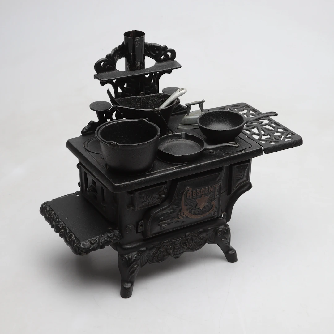 SPIS, miniatyr, gjutjärn, Cresent, med tillbehör, 1900-talets andra hälft.
