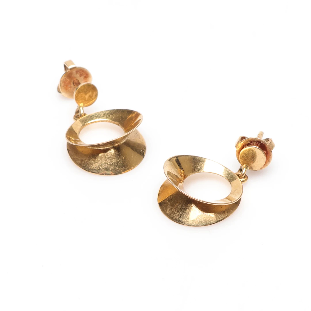 ÖRHÄNGEN, ett par, 18k guld. vikt ca 2.7gram.