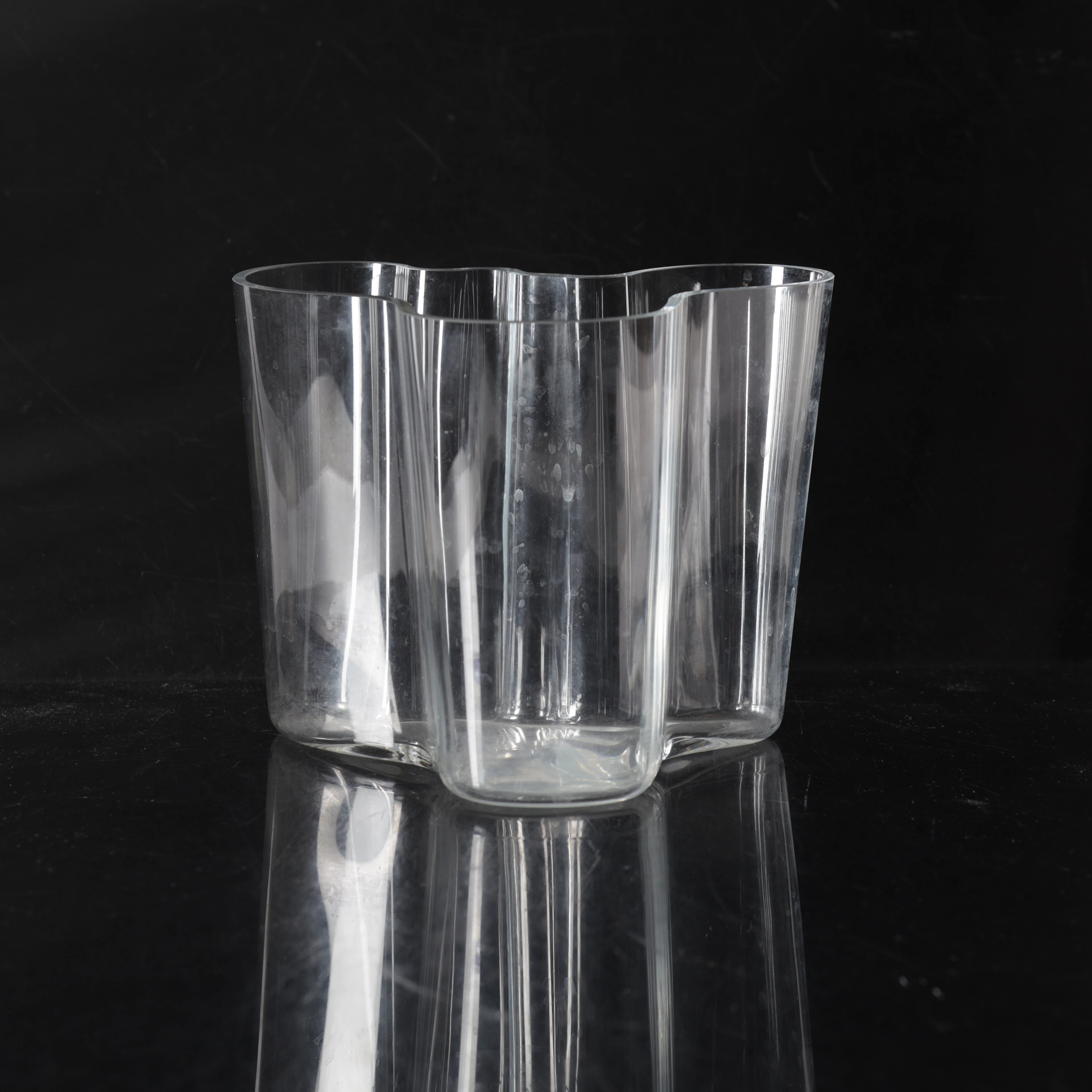 ALVAR AALTO. vas, glas, "Savoy", iittala, Finland.
