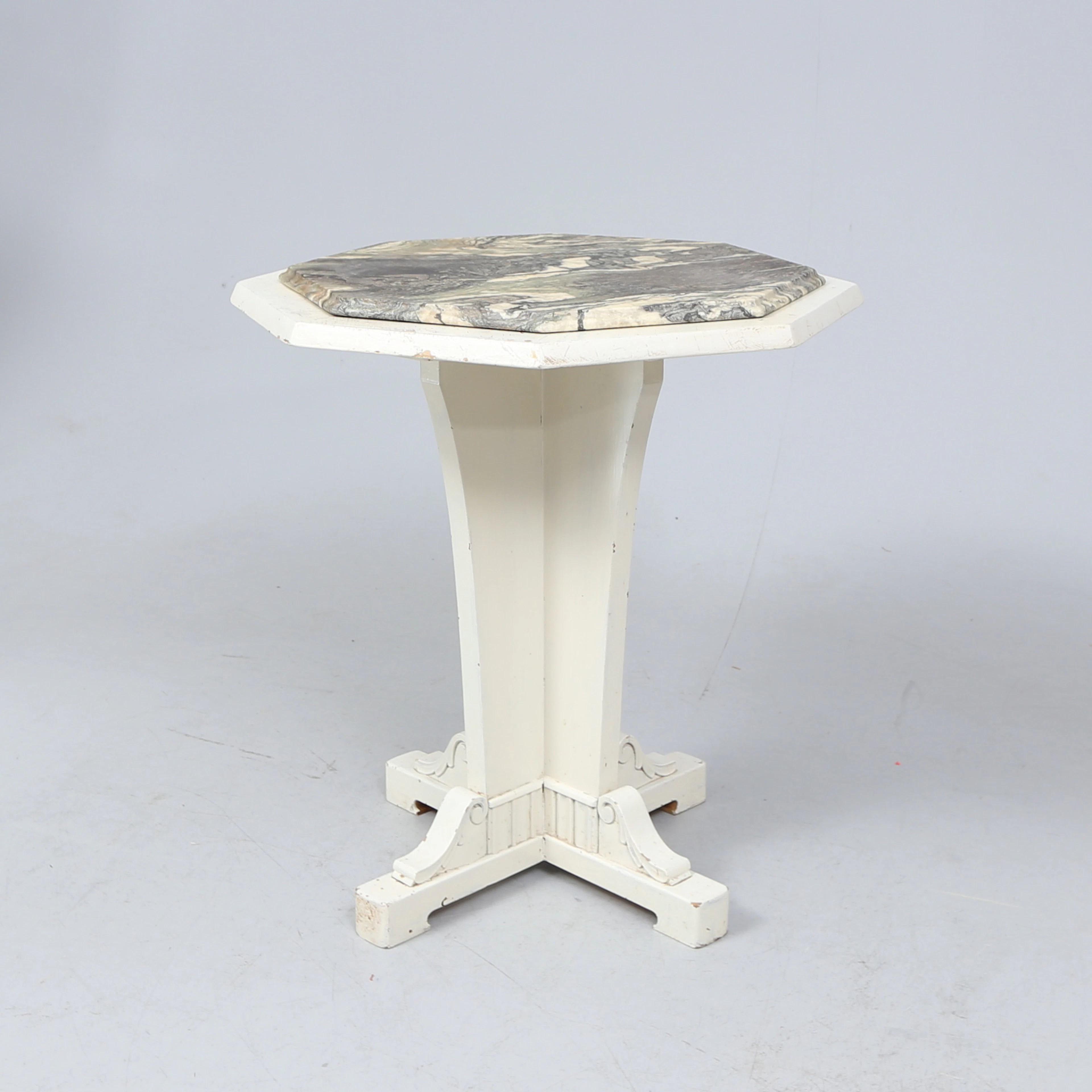 BORD, åttkantig/ortogona med skiva i imitation marmor, 1920/30 tal.