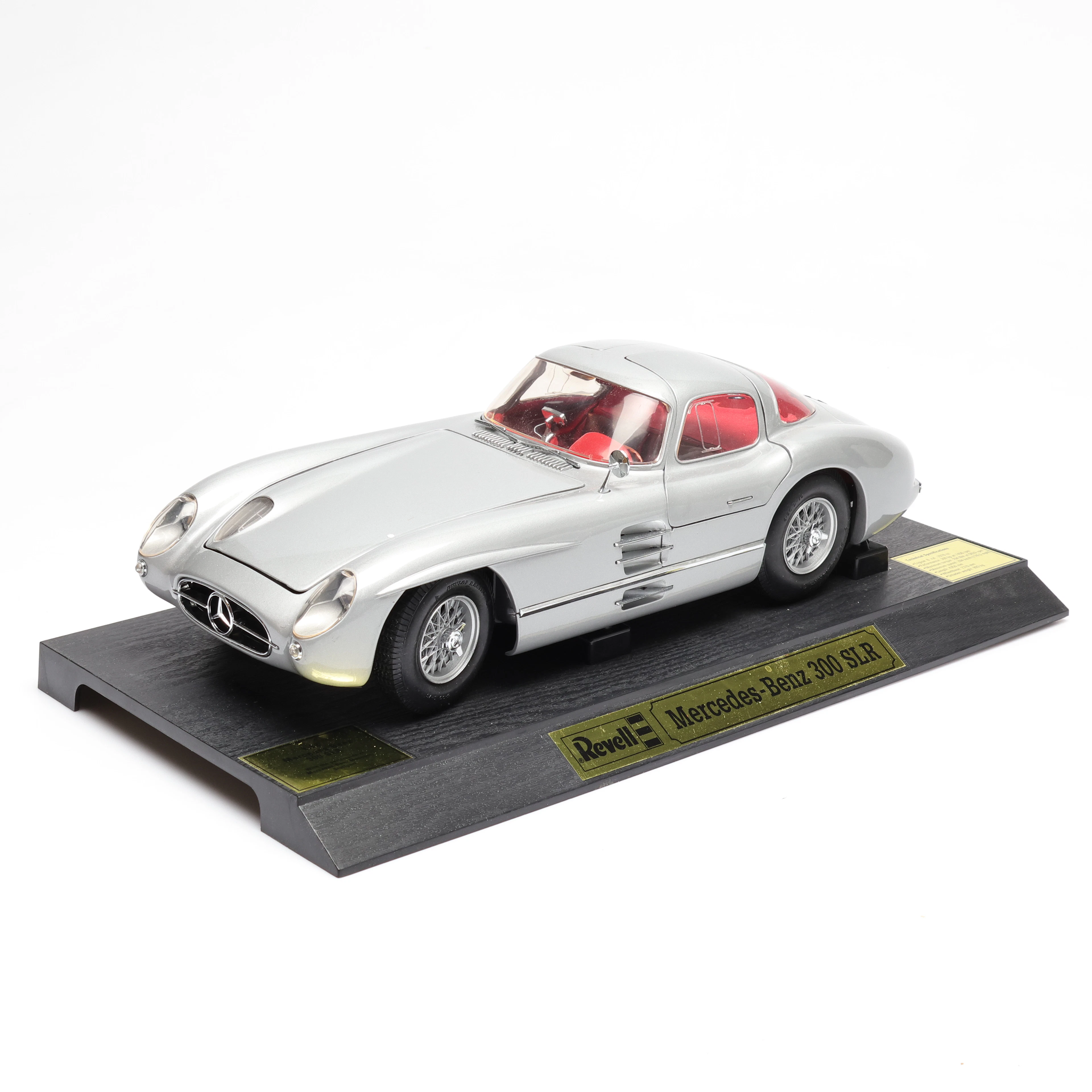 MODELLBIL, Revell Metal, Mercedes-Benz 300 SLR, skala 1:12, modellen kom 1954.