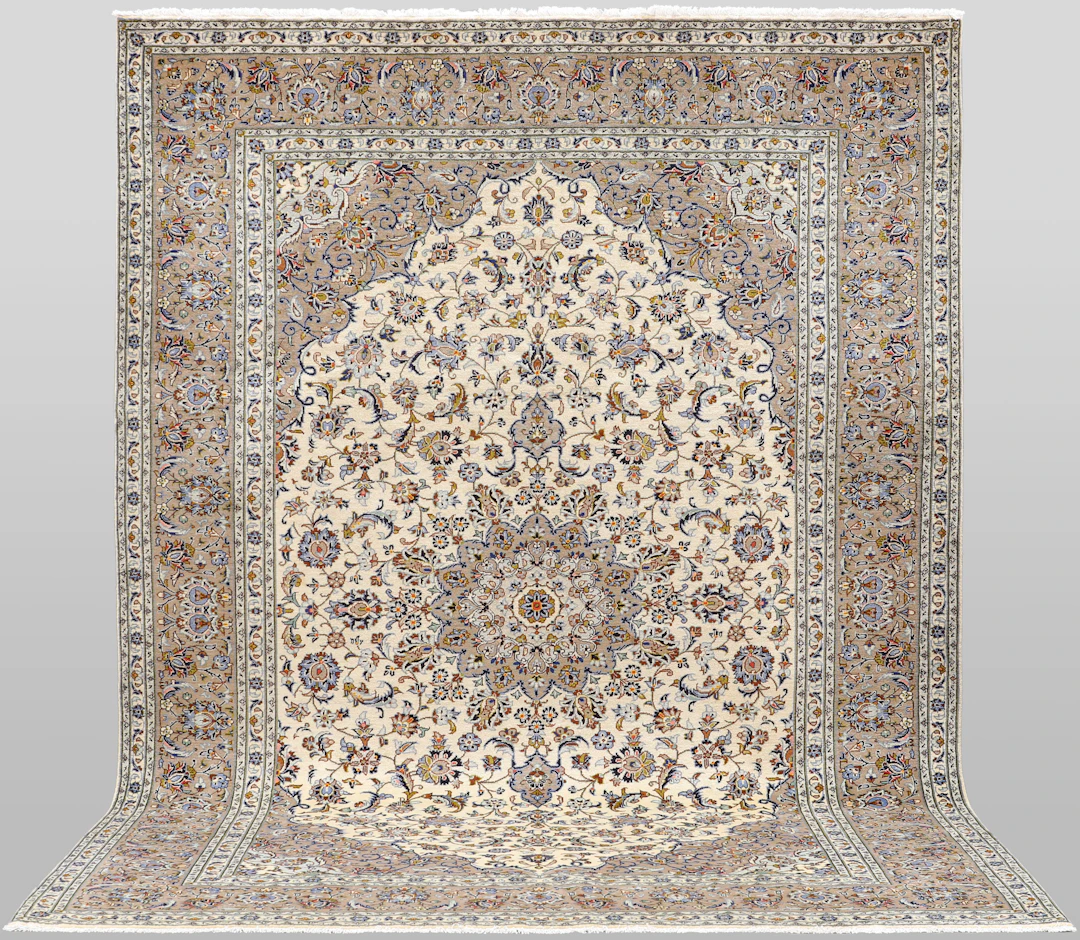 ORIENTMATTA. Ljus Keshan fine korkull, 350 x 260 cm.