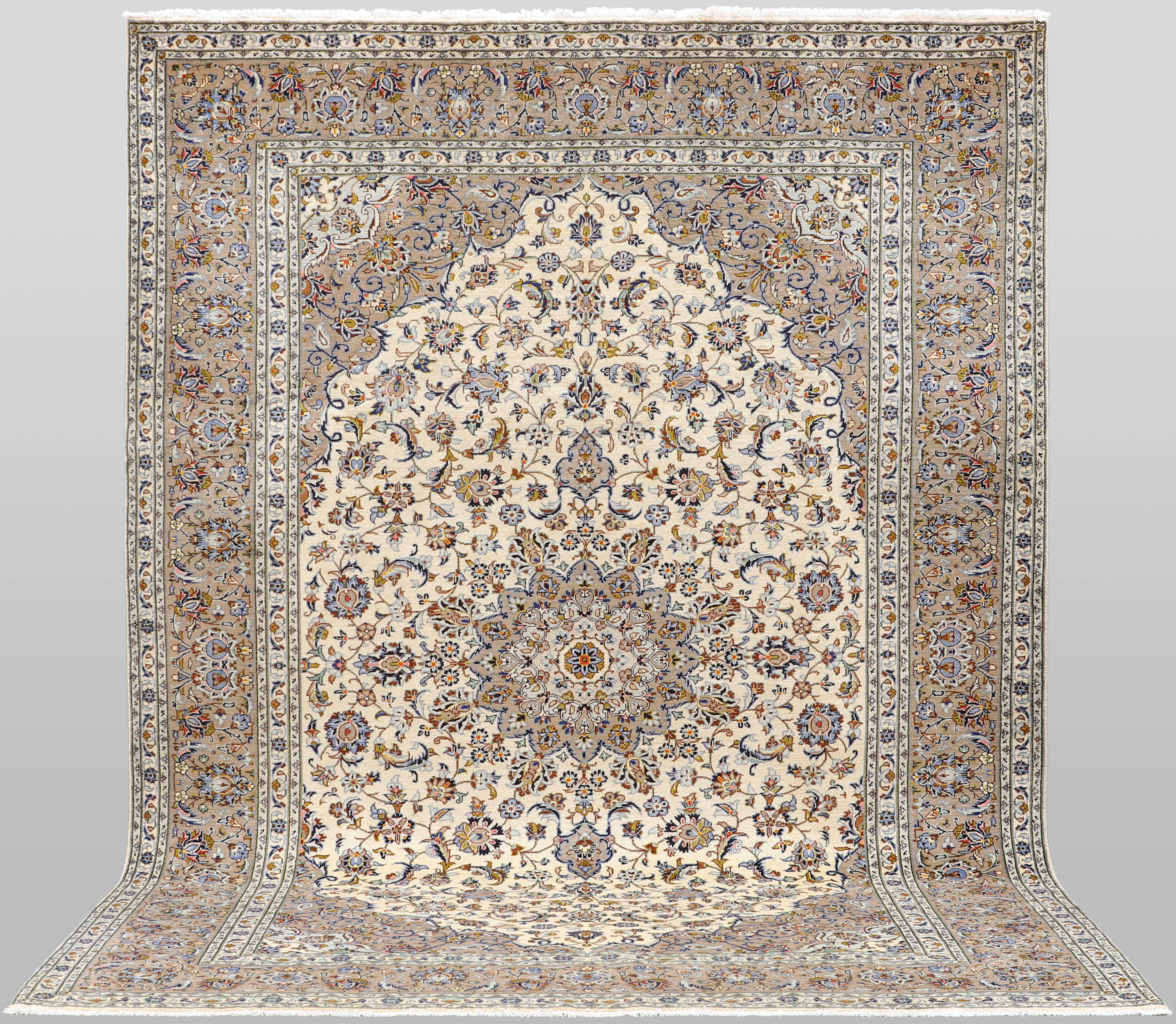 ORIENTMATTA. Ljus Keshan fine korkull, 350 x 260 cm.
