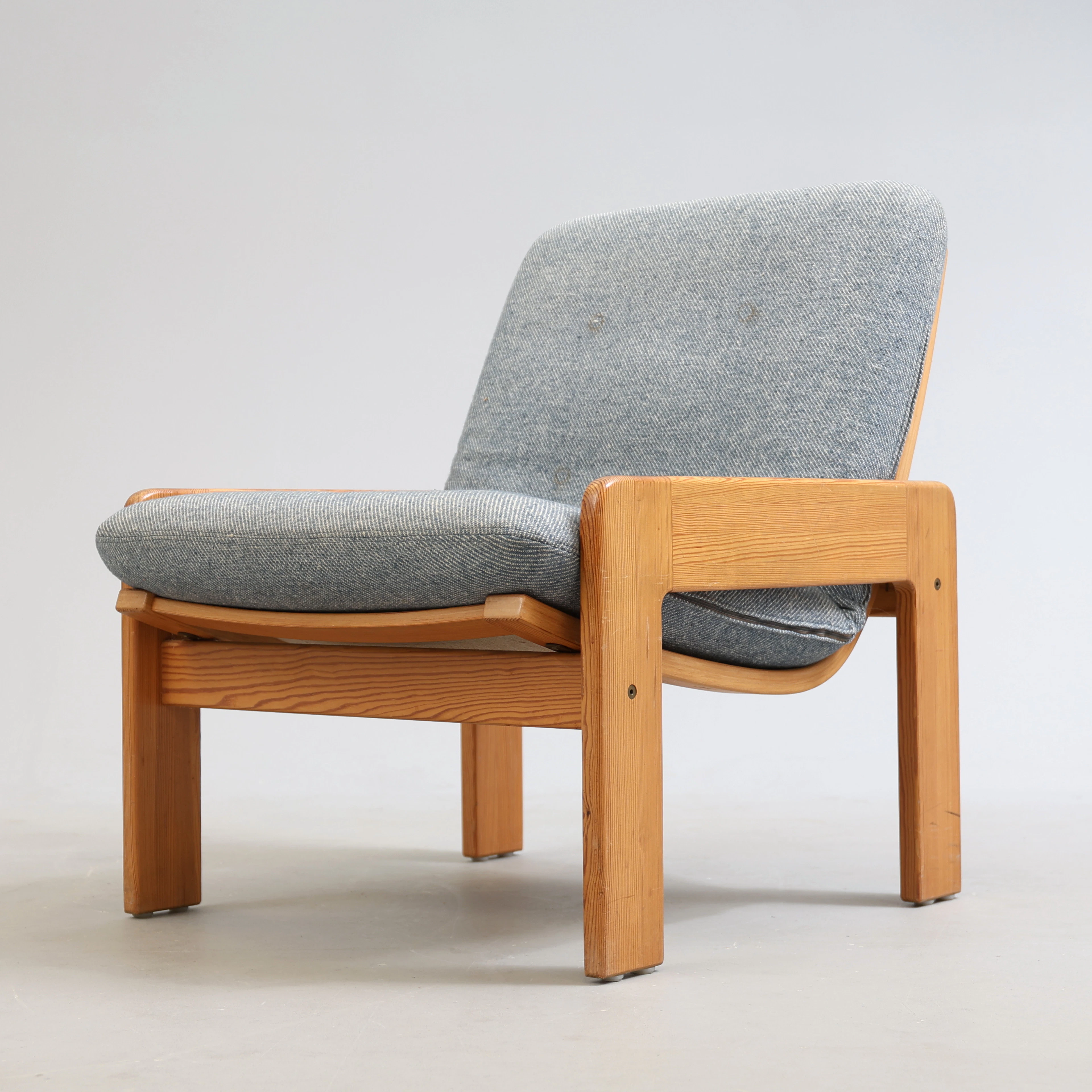 YNGVE EKSTRÖM. Fåtölj, furu, Swedese, 1960-/70-tal.