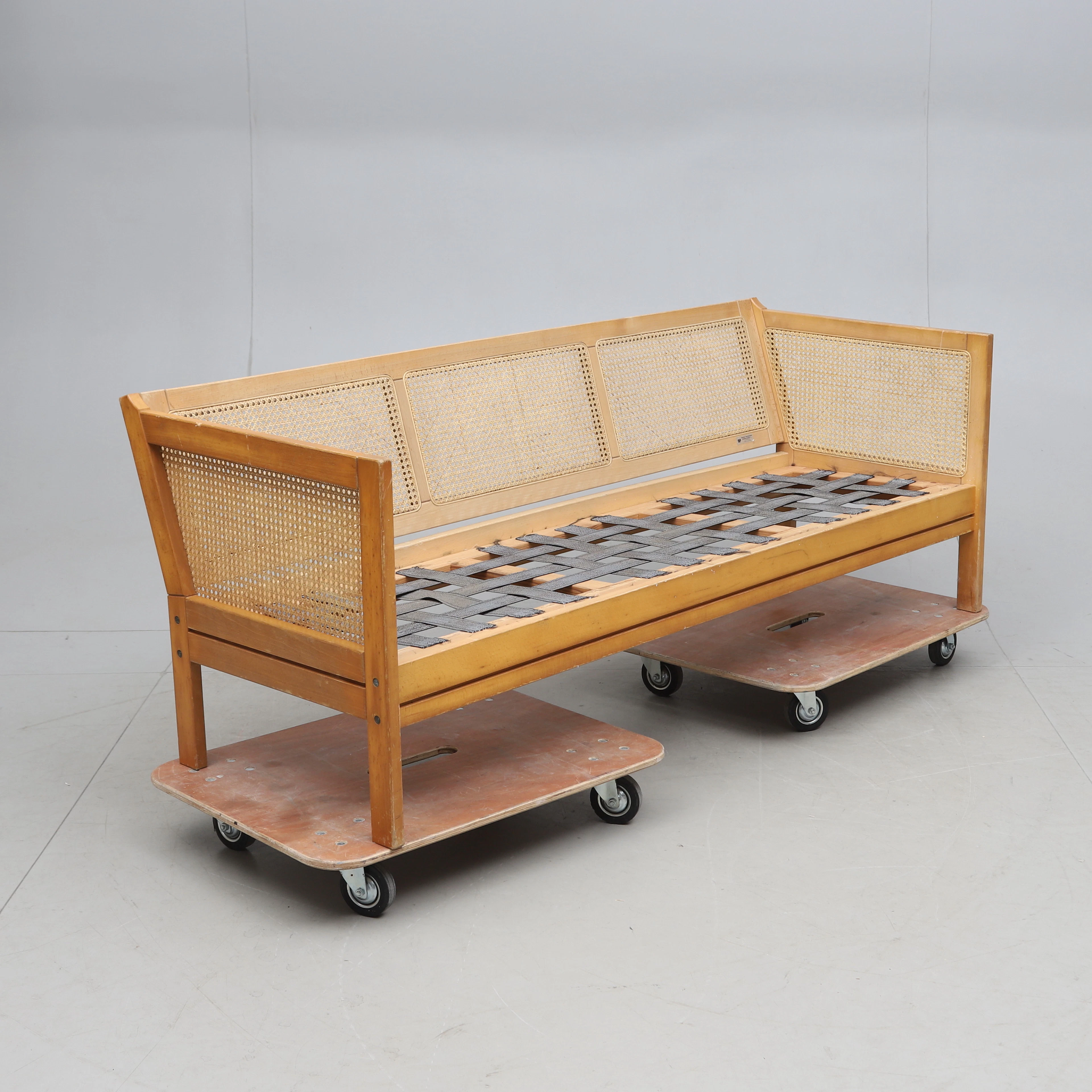 GEORG PETERSEN. soffa, ek/rotting, G. Petersens Möbelfabrik, Danmark, 1960-tal.