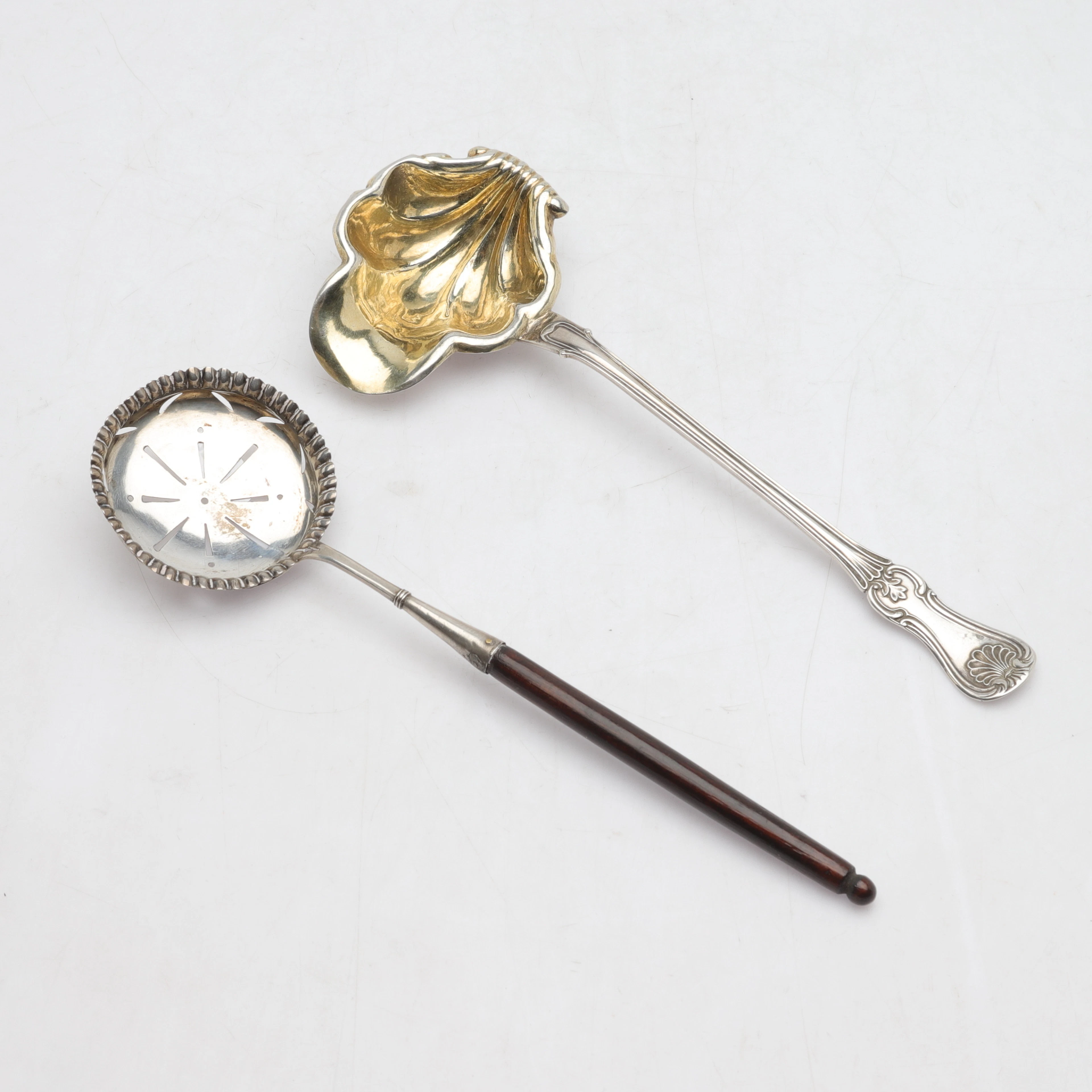 SLEV och STRÖARE, Silver och trä, 18/1900-tal, totalvikt ca 64,5g.