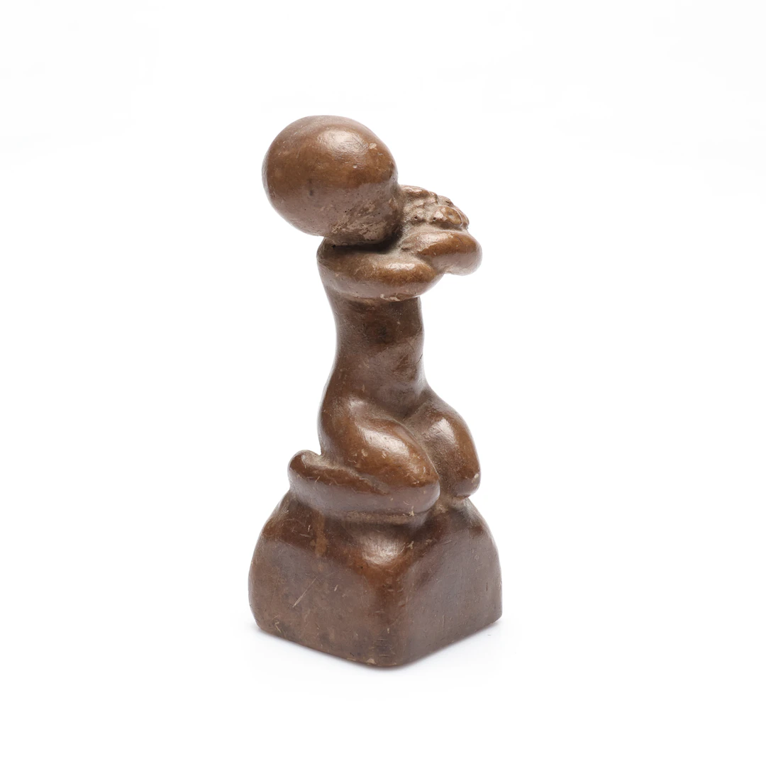ANDERS OLSON. skulptur, bronspatinerad gips, signerad.