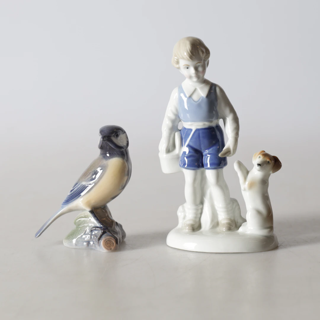 FIGURINER, 2 st. Porslin, delvis Royal Copenhagen.