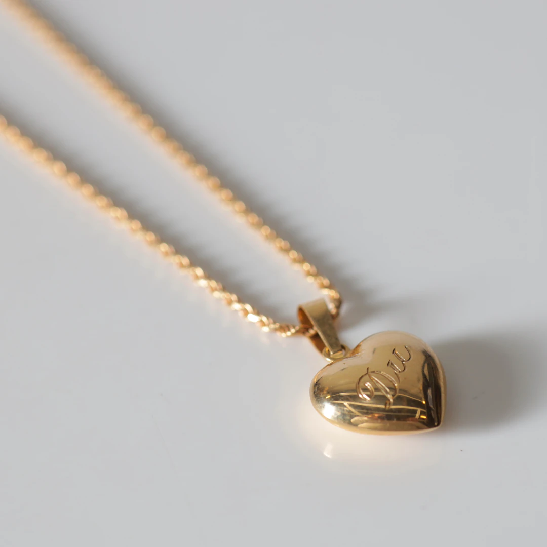 COLLIER, med hänge, 18K guld. Totalvikt ca 3,4 gram.