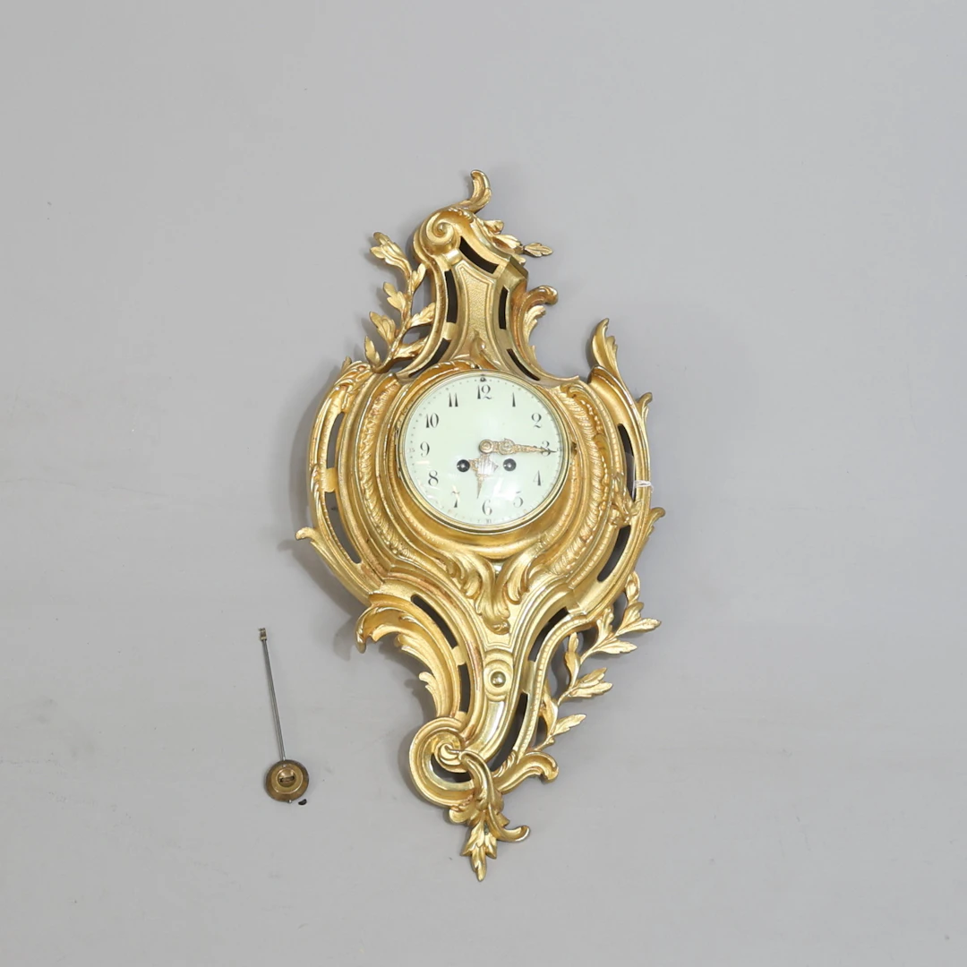 VÄGGPENDYL, förgylld metall, rokoko-stil, 1900-tal.