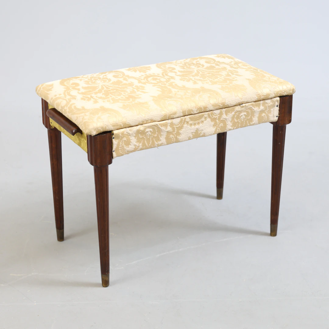 PIANOPALL, Gustaviansk stil, 1900-tal.