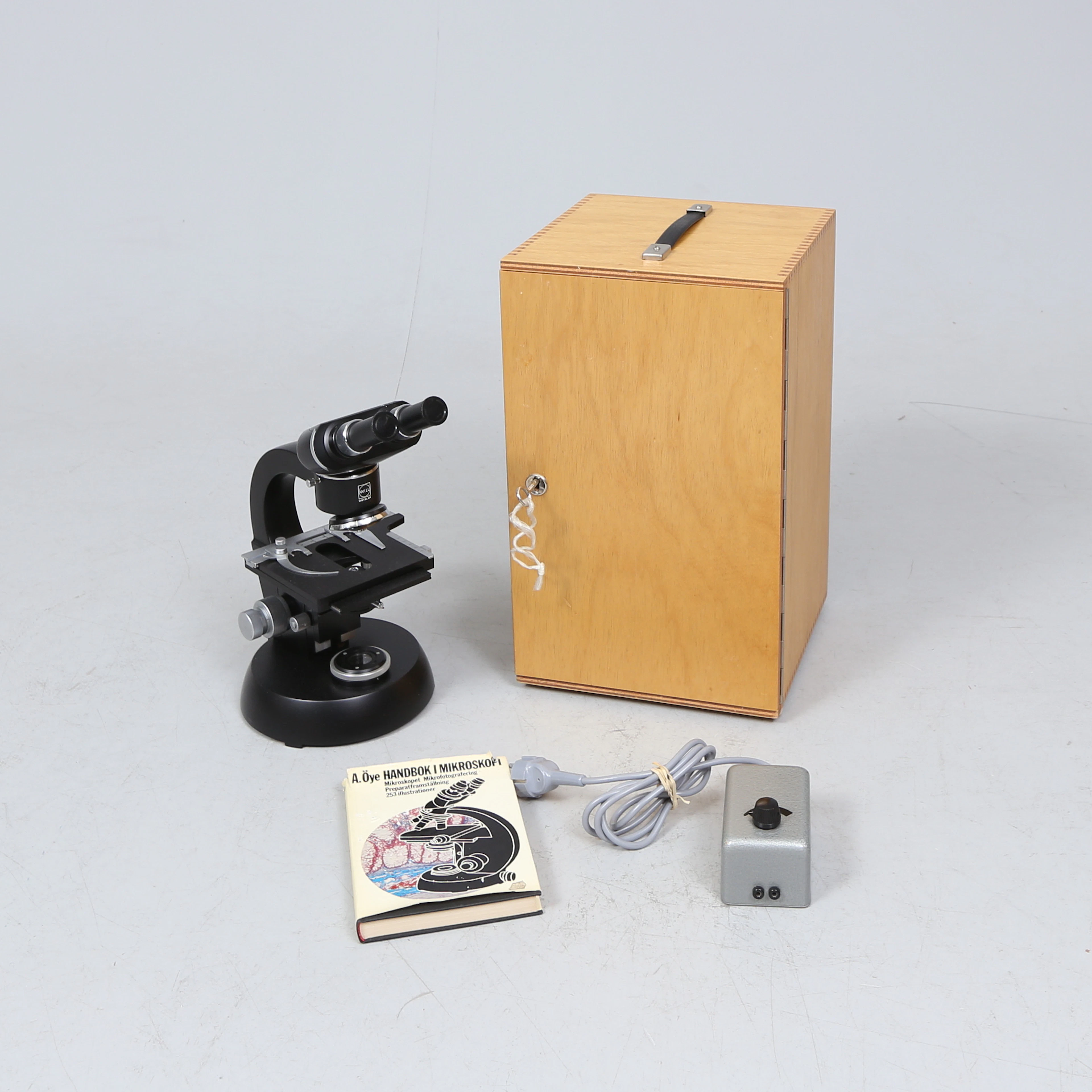 MIKROSKOP Will-Optik, Wetzler, 601042.