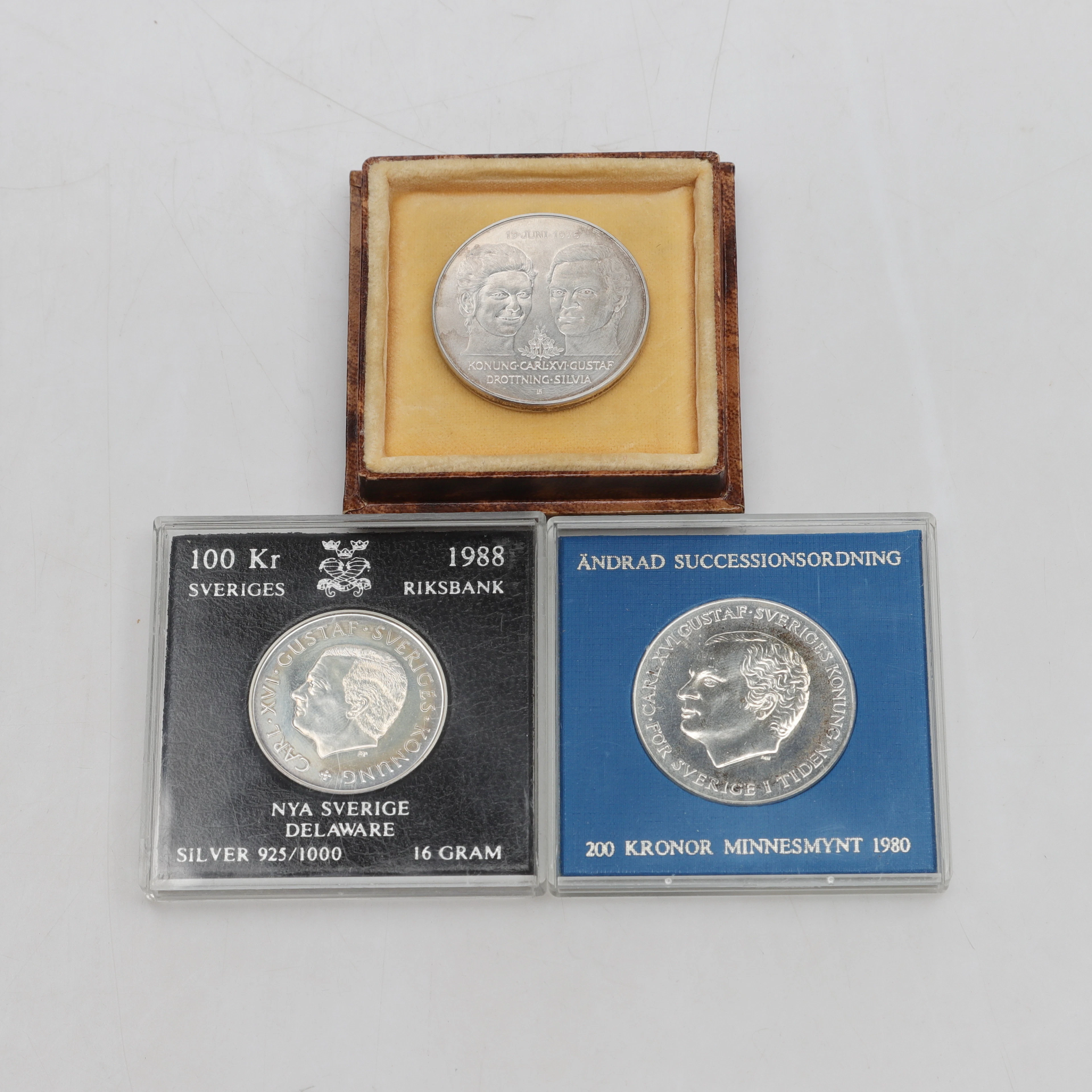 SAMLARMYNT, 3 st, Sterlingsilver, Sverige, totalvikt ca 70,14g.