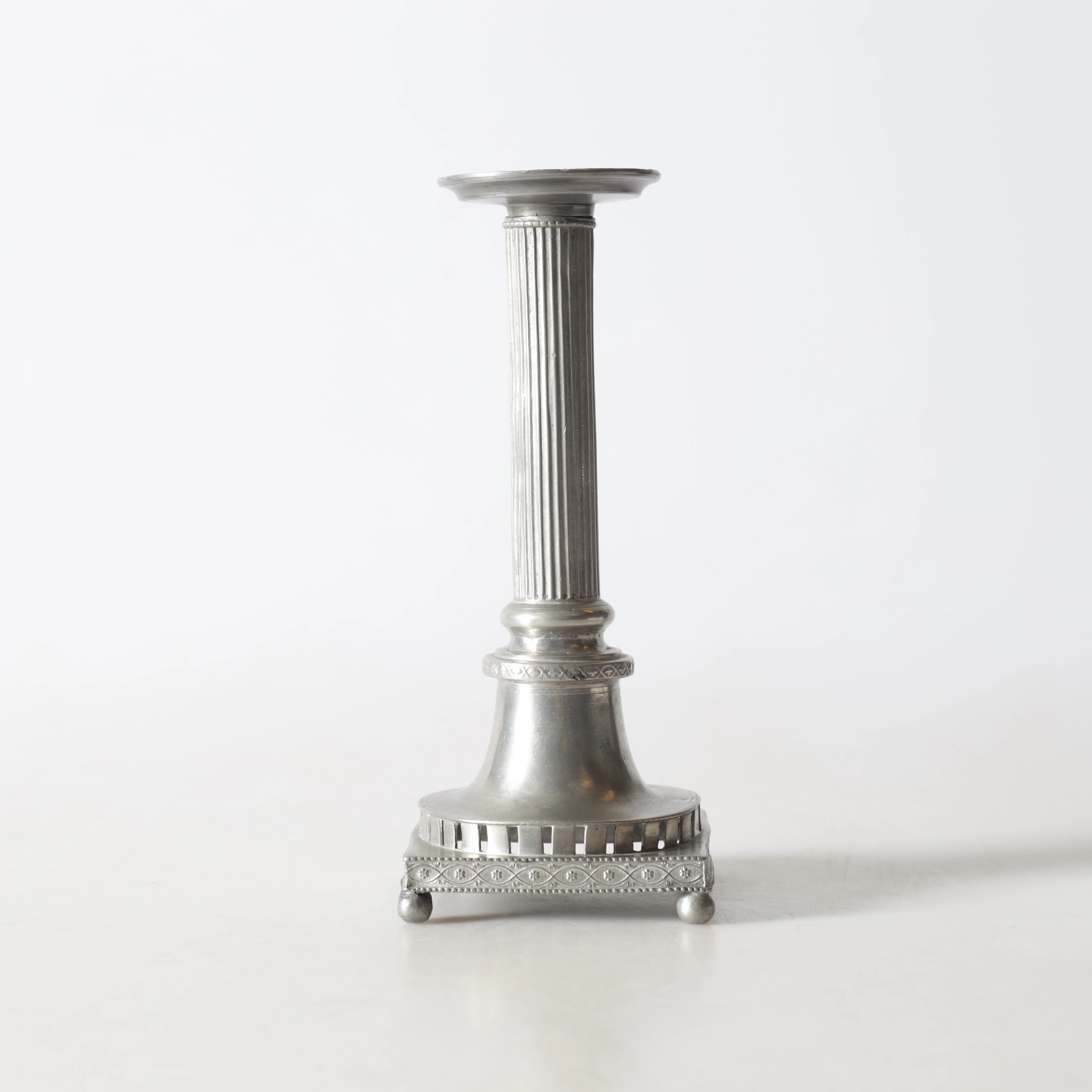 HANS WICKSTEN. Ljusstake, tenn, gustaviansk, Västerås, 1800-talets början.