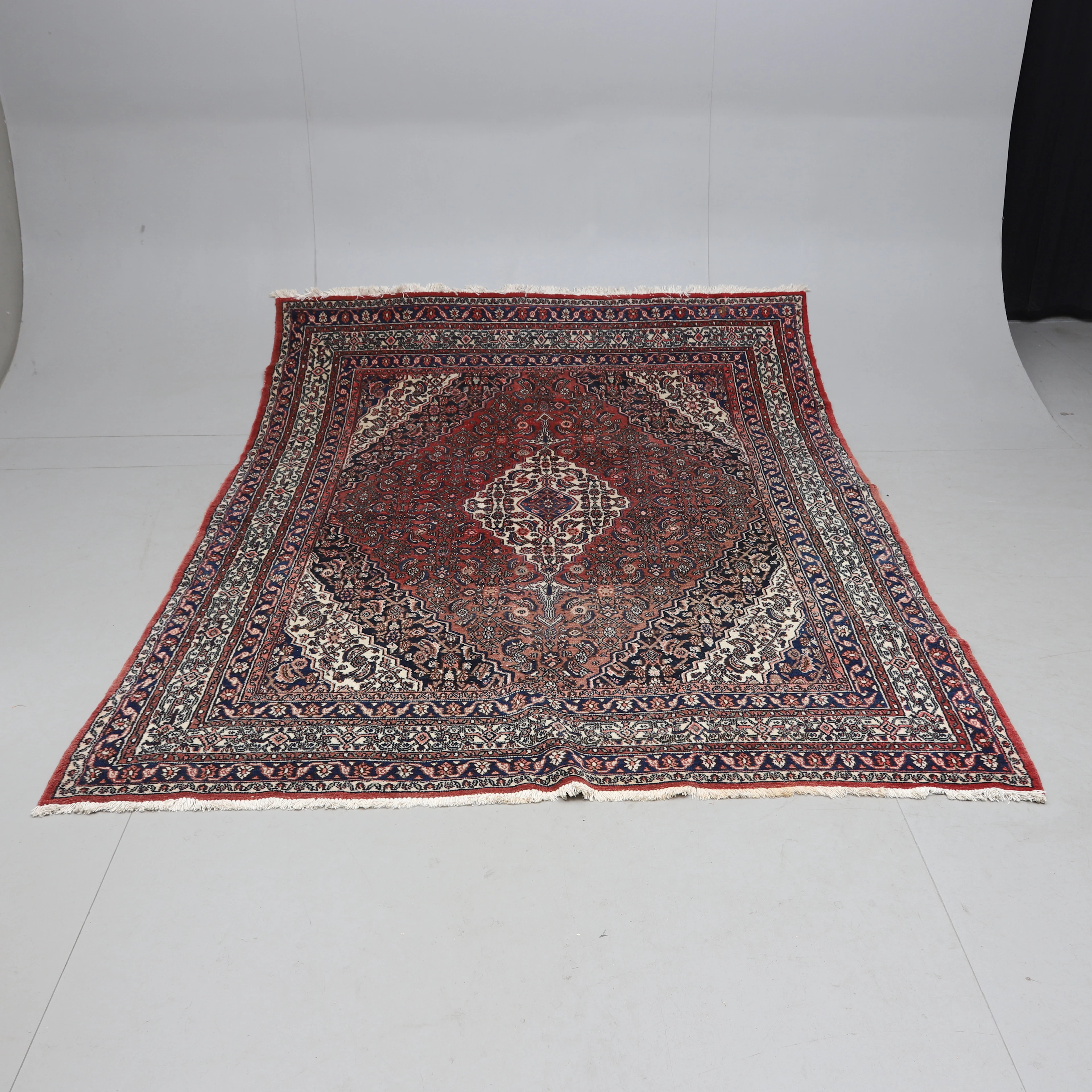 ORIENTMATTA, Hosseinabad, ca 270x257 cm.