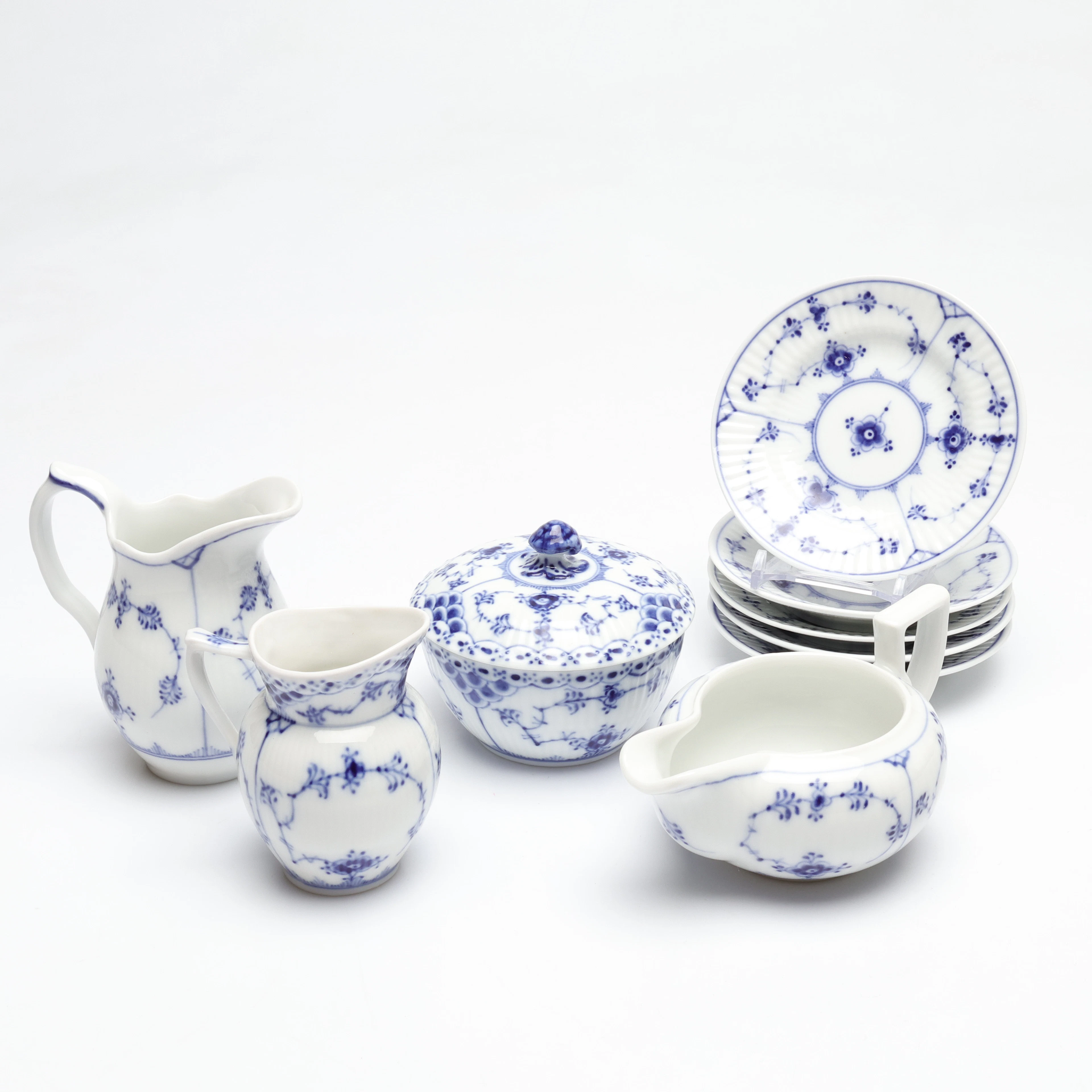 MUSSELMALET, servisdelar, 9 delar, Royal Copenhagen, Danmark.