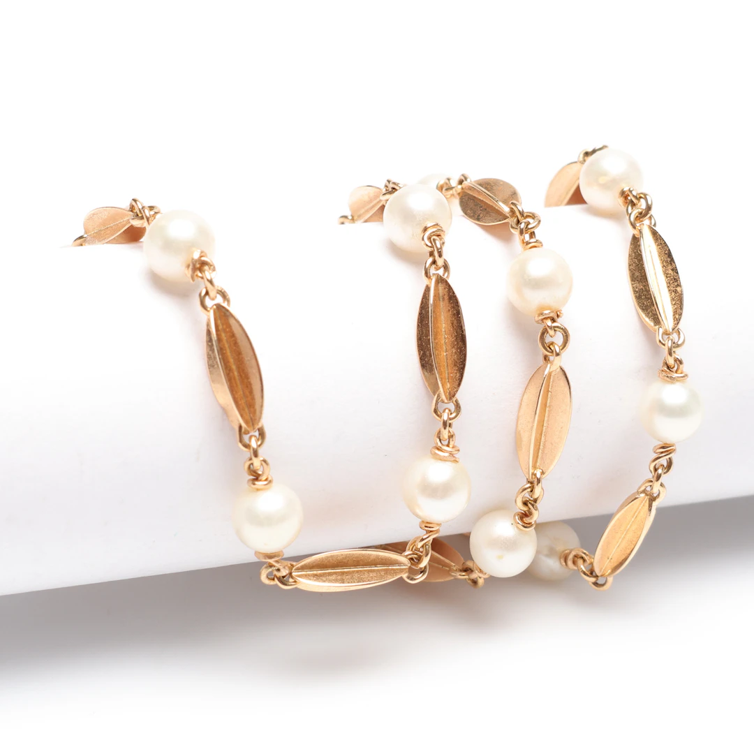 COLLIER, 18k guld och pärlor, Göteborg, totalvikt ca 14.5gram.