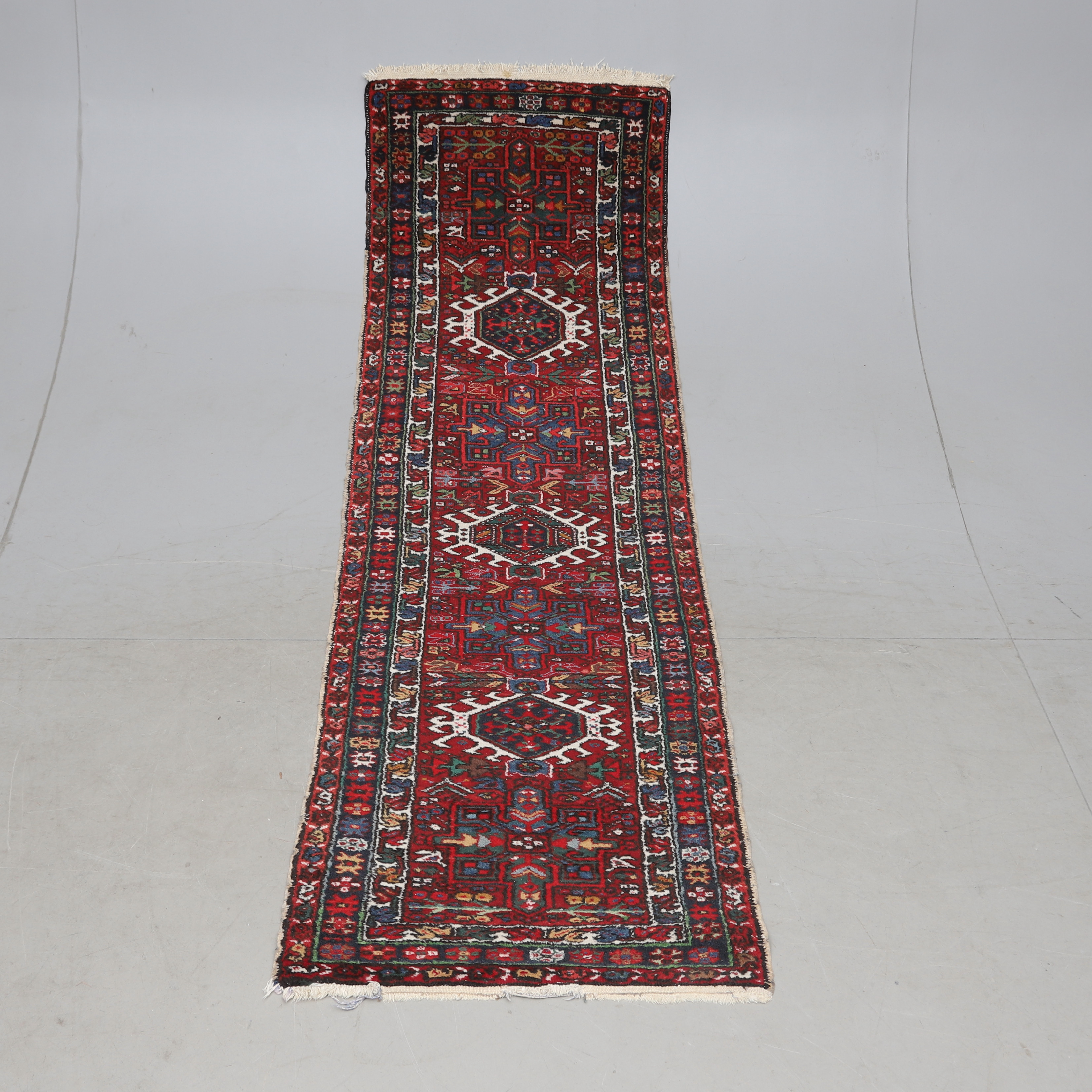 MATTA, orient, galleri, ca 245x73 cm.