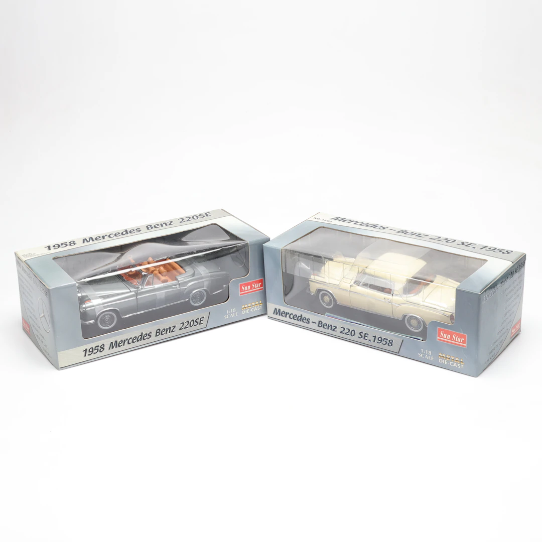 MODELLBILAR, 2 st, Sun Star, Die-Cast, skala 1:18, Mercedes-Benz 220