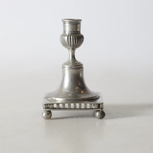 LJUSSTAKE, tenn, gustaviansk stil, 1900-tal.
