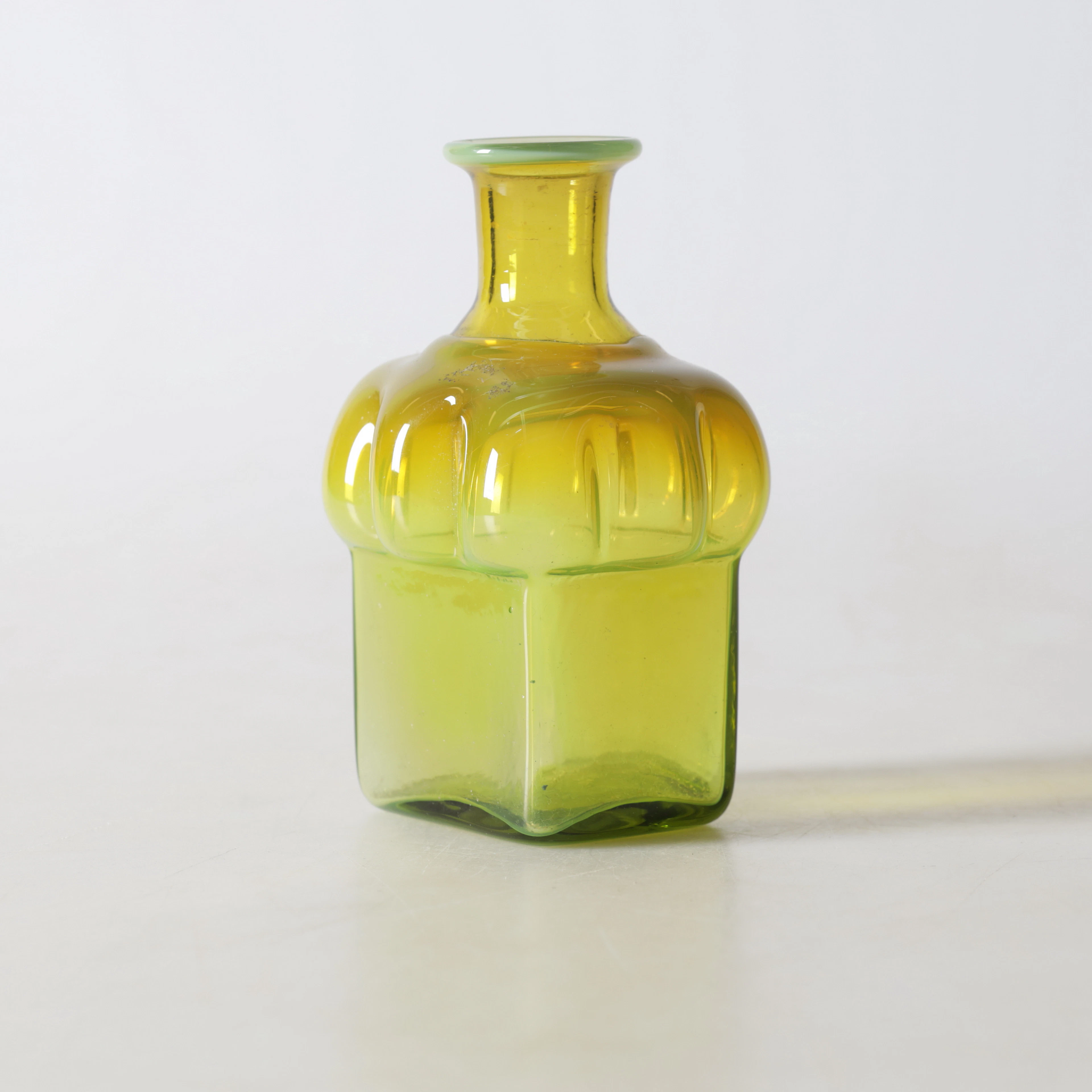 BERTIL VALLIEN. Vas/flaska, glas, Boda.