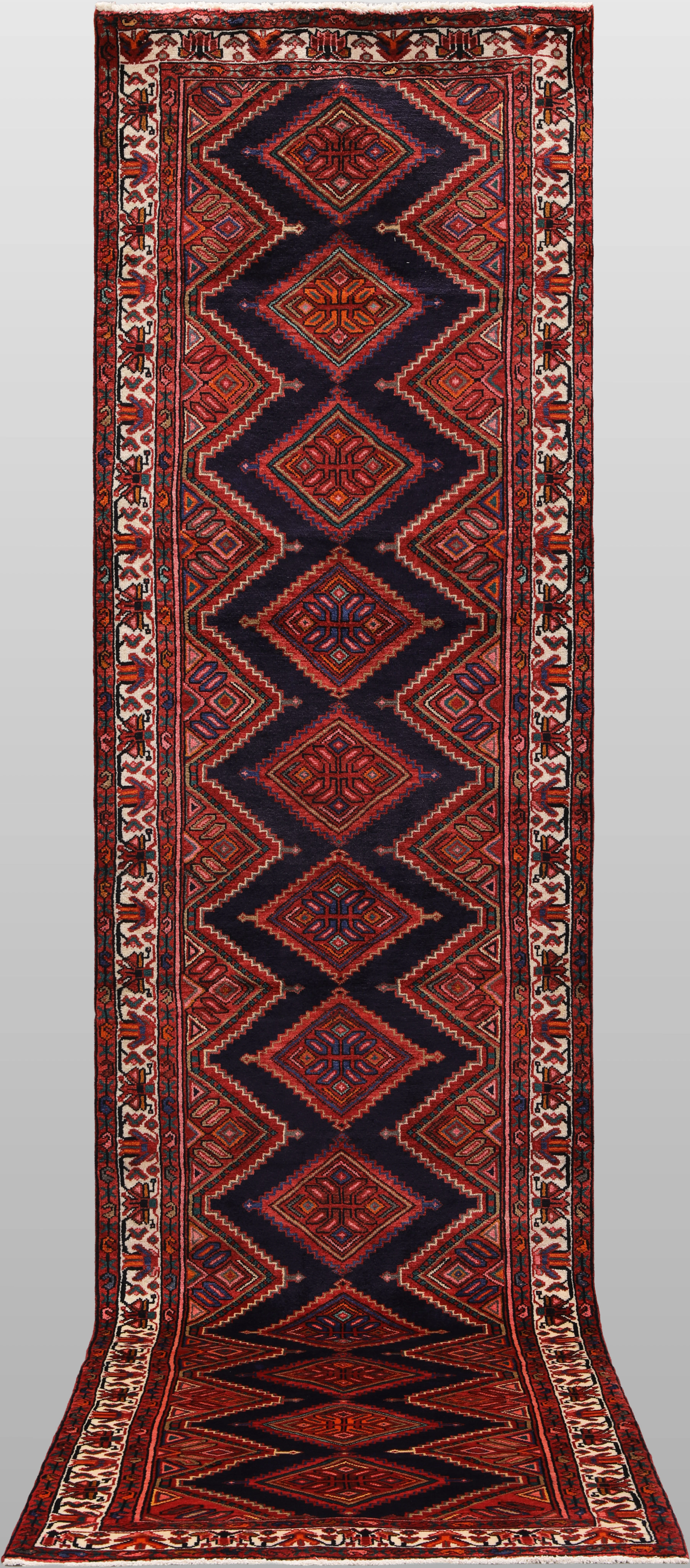 ORIENTMATTA. Hamadan gallerimodell, 388 x 100 cm.