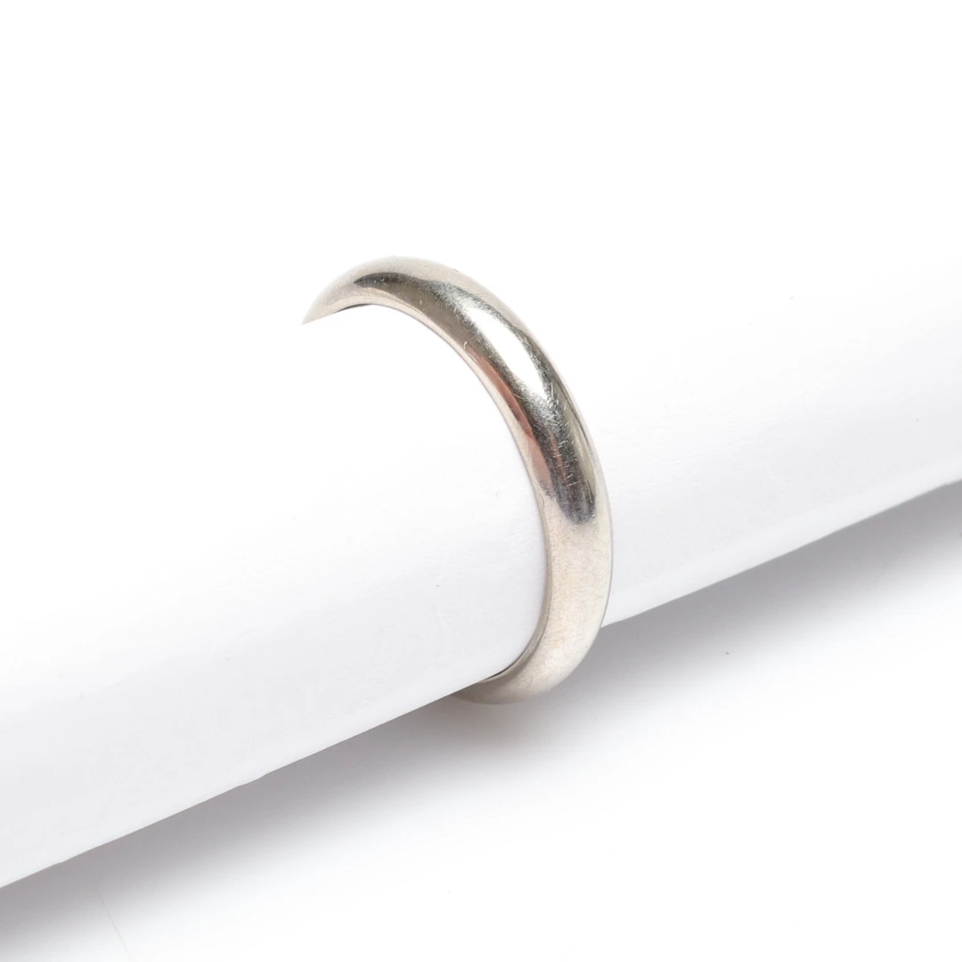 RING, 18k vitguld, vikt ca 3.8gram.