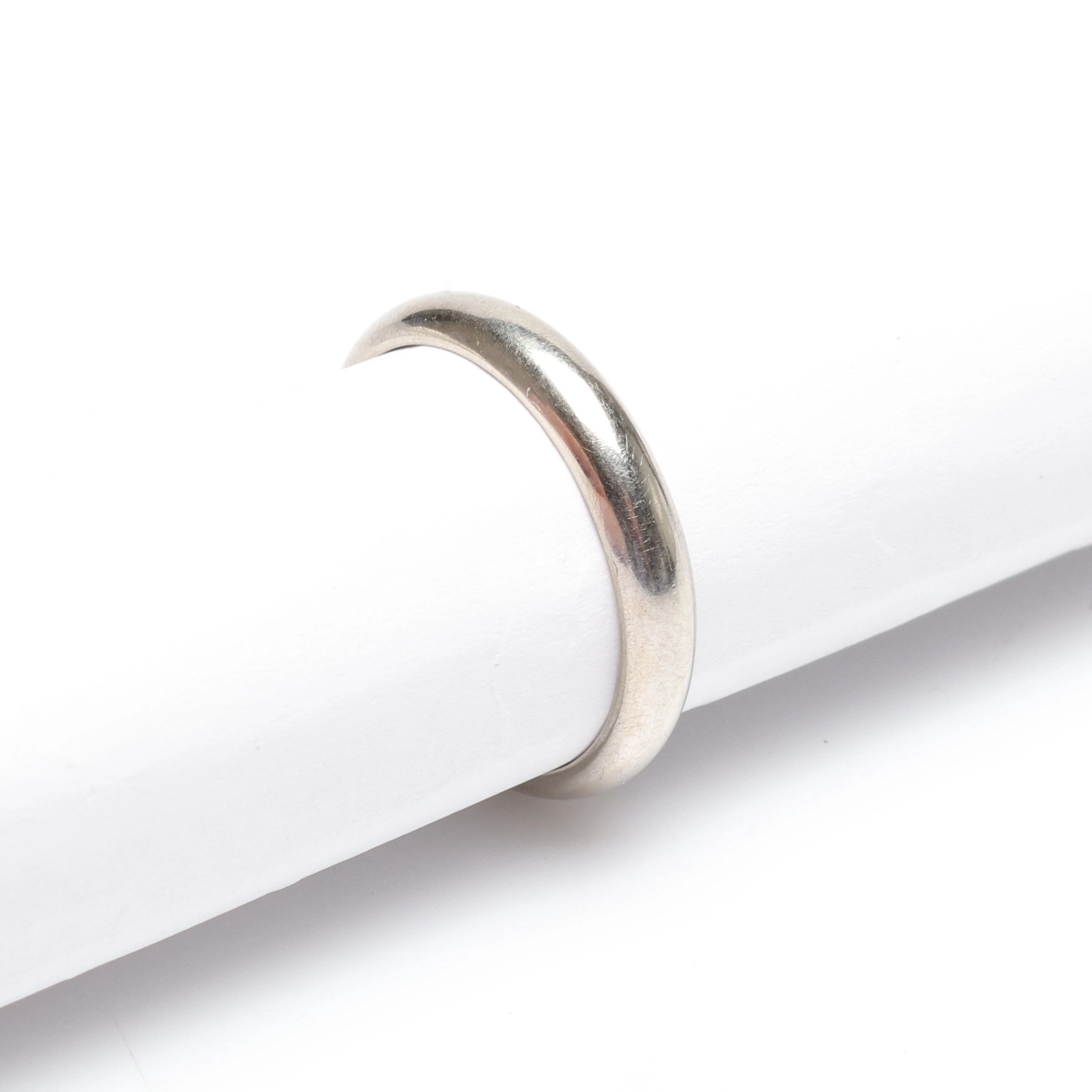 RING, 18k vitguld, vikt ca 3.8gram.