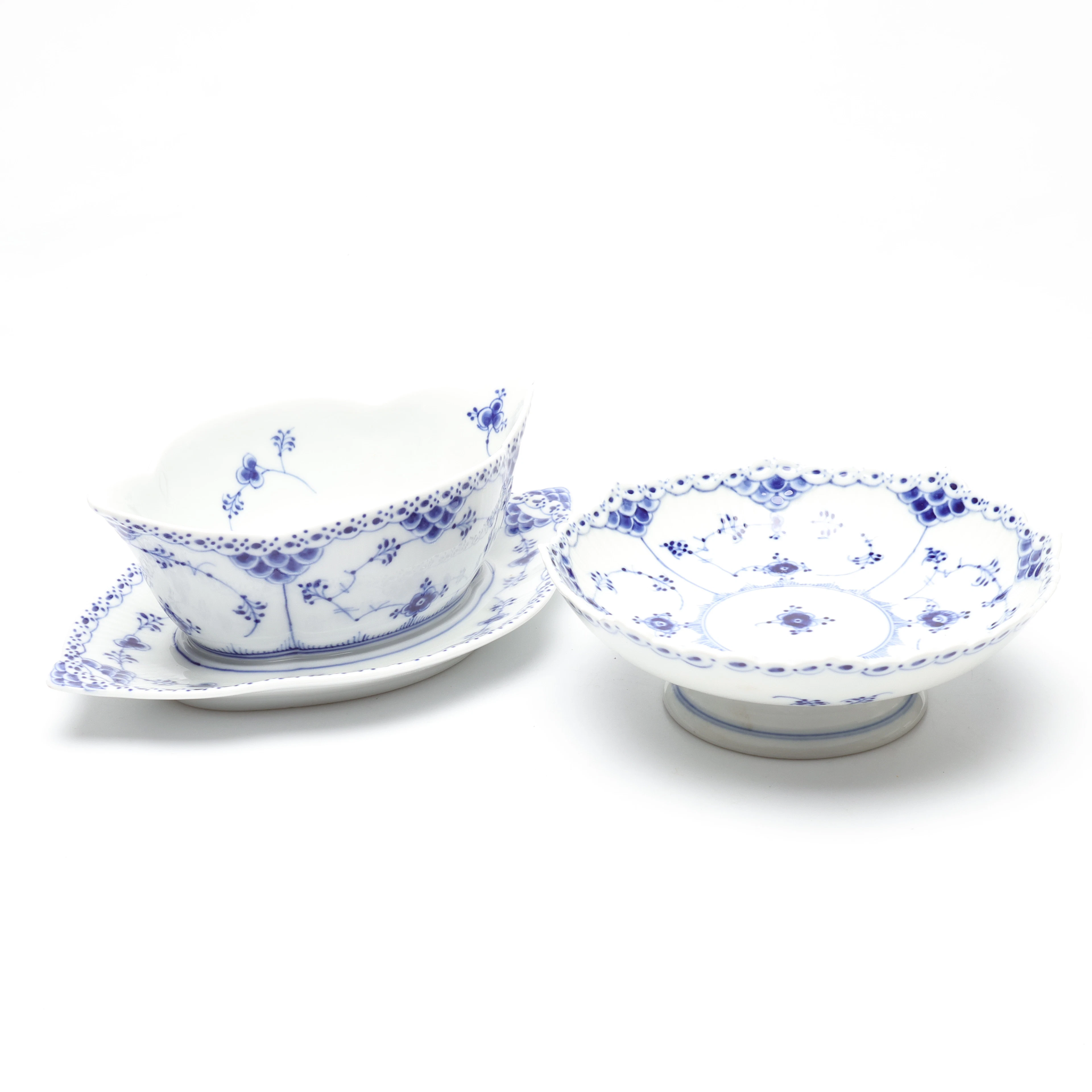 PORSLIN, två delar, Royal Copenhagen, Musselmalet.