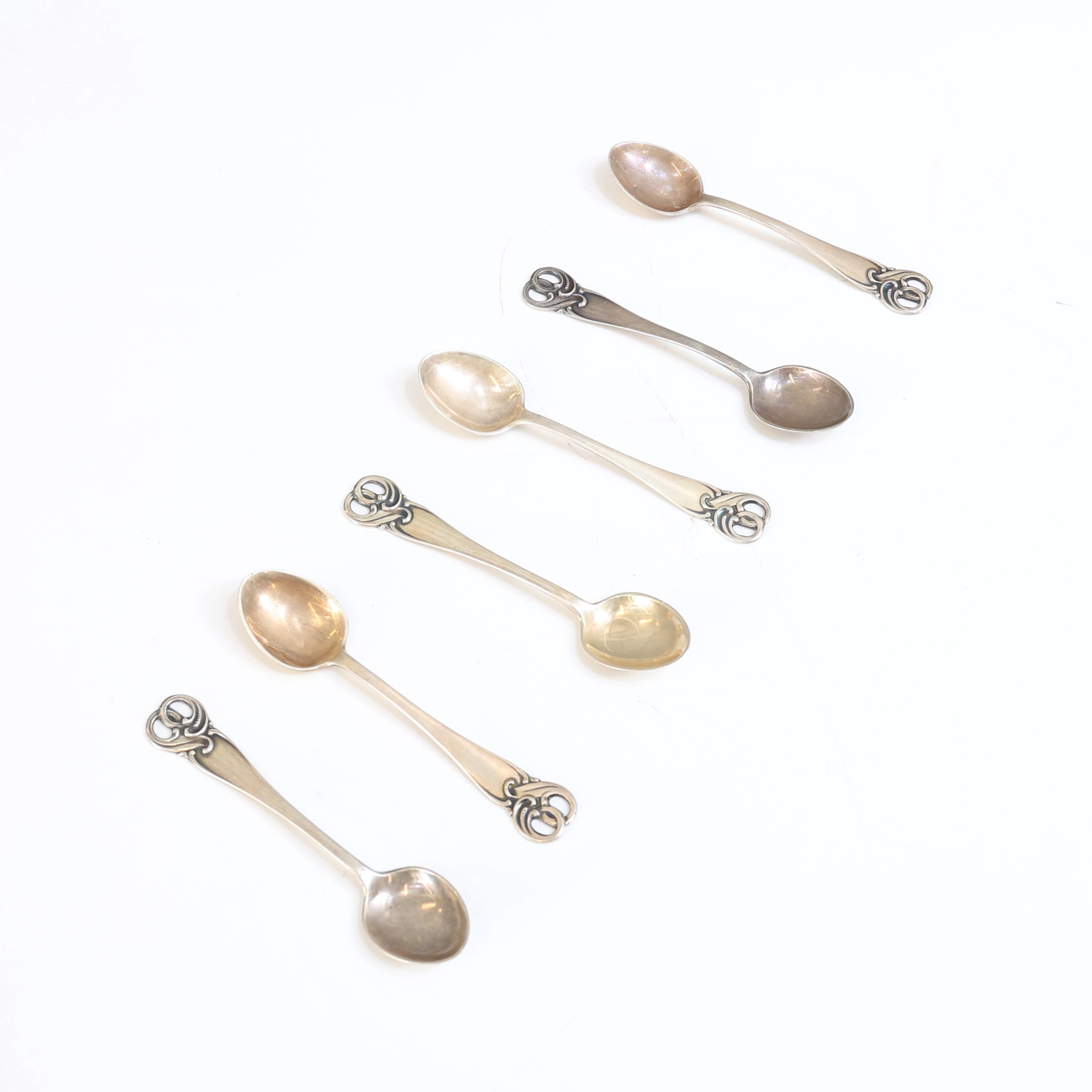 KAFFESKEDAR, 6 st, C.G. Hallberg, 1940-/50-tal. Totalvikt ca 75,4 gram.