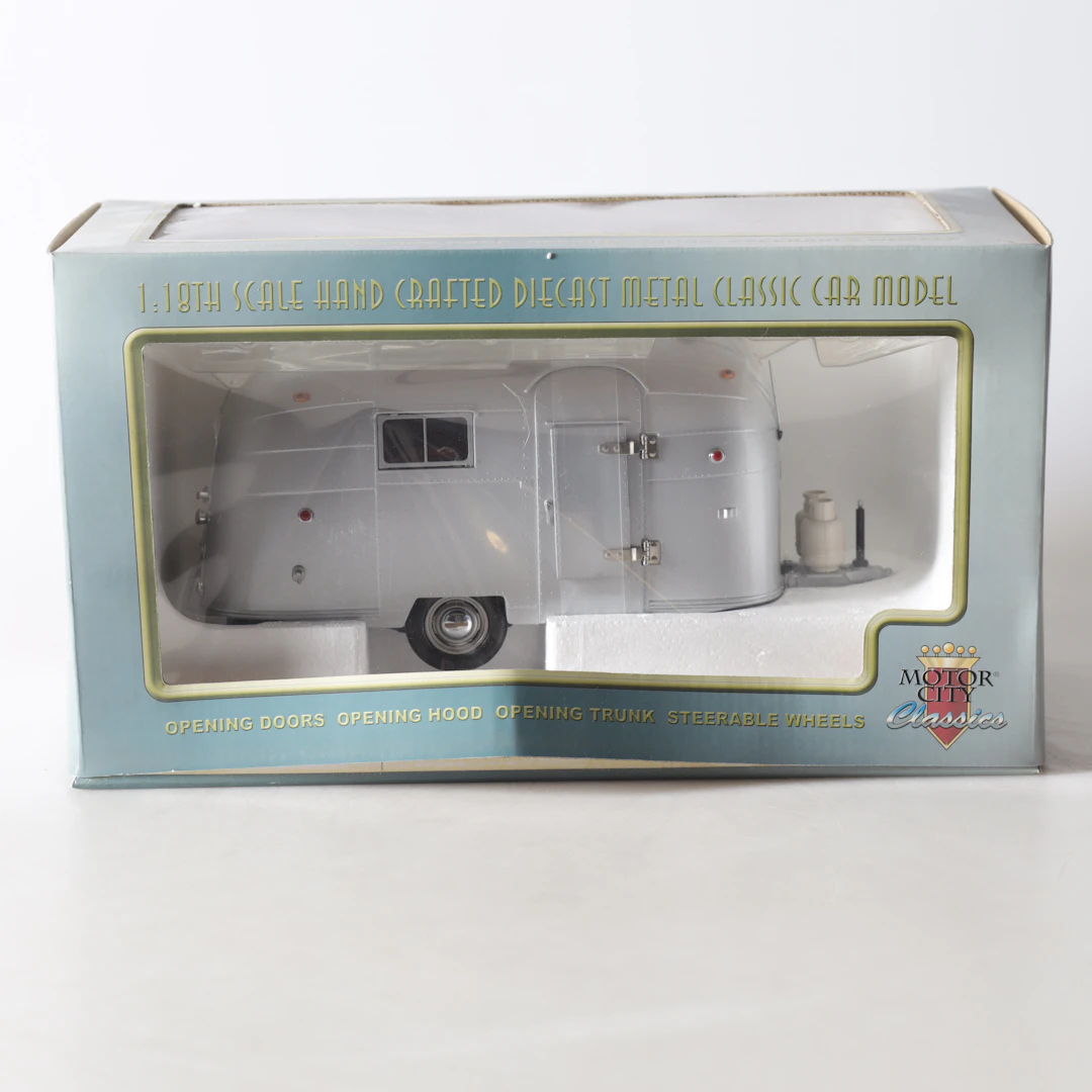 MODELL, Airstream trailer 92005, 1:18, Motorcity classics.