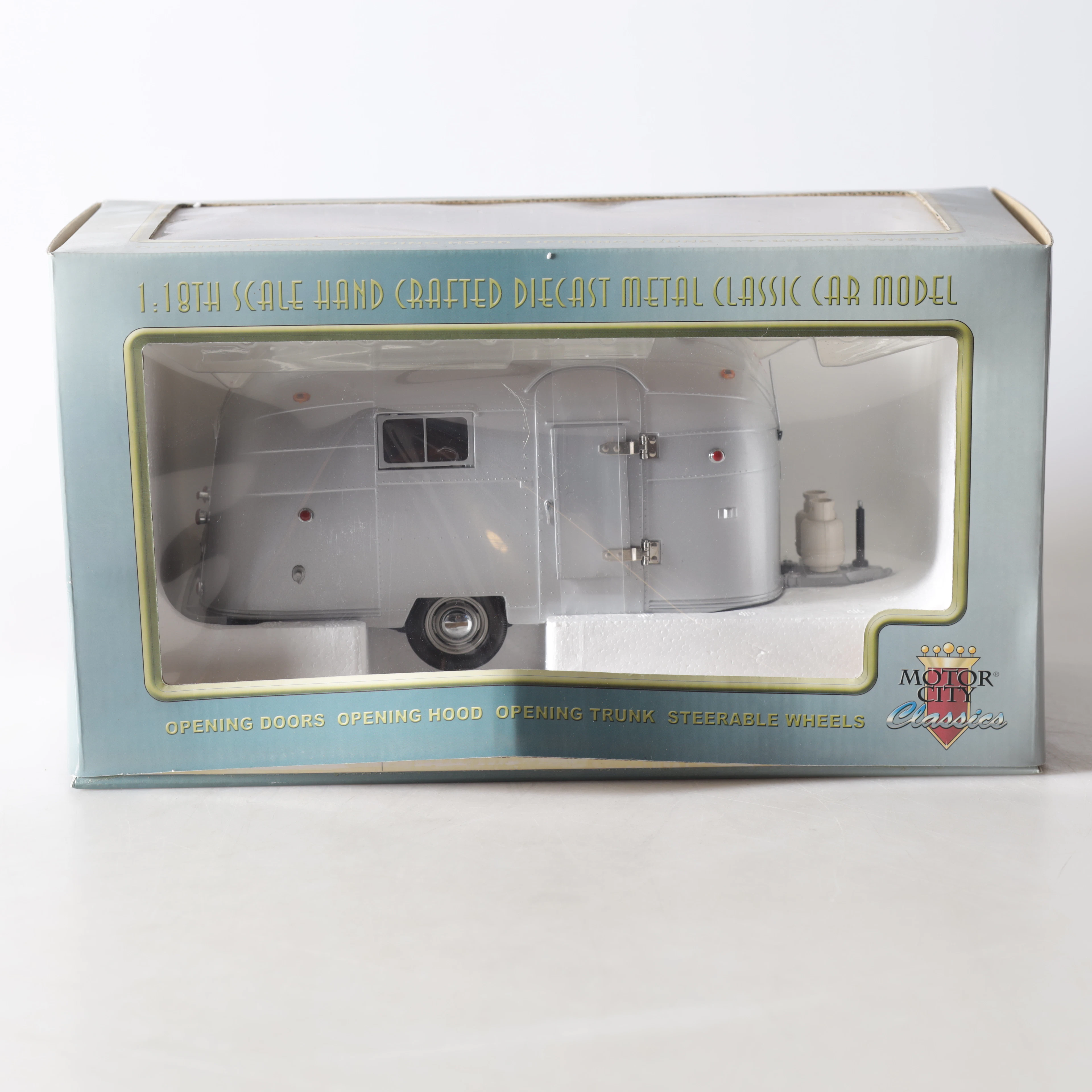 MODELL, Airstream trailer 92005, 1:18, Motorcity classics.