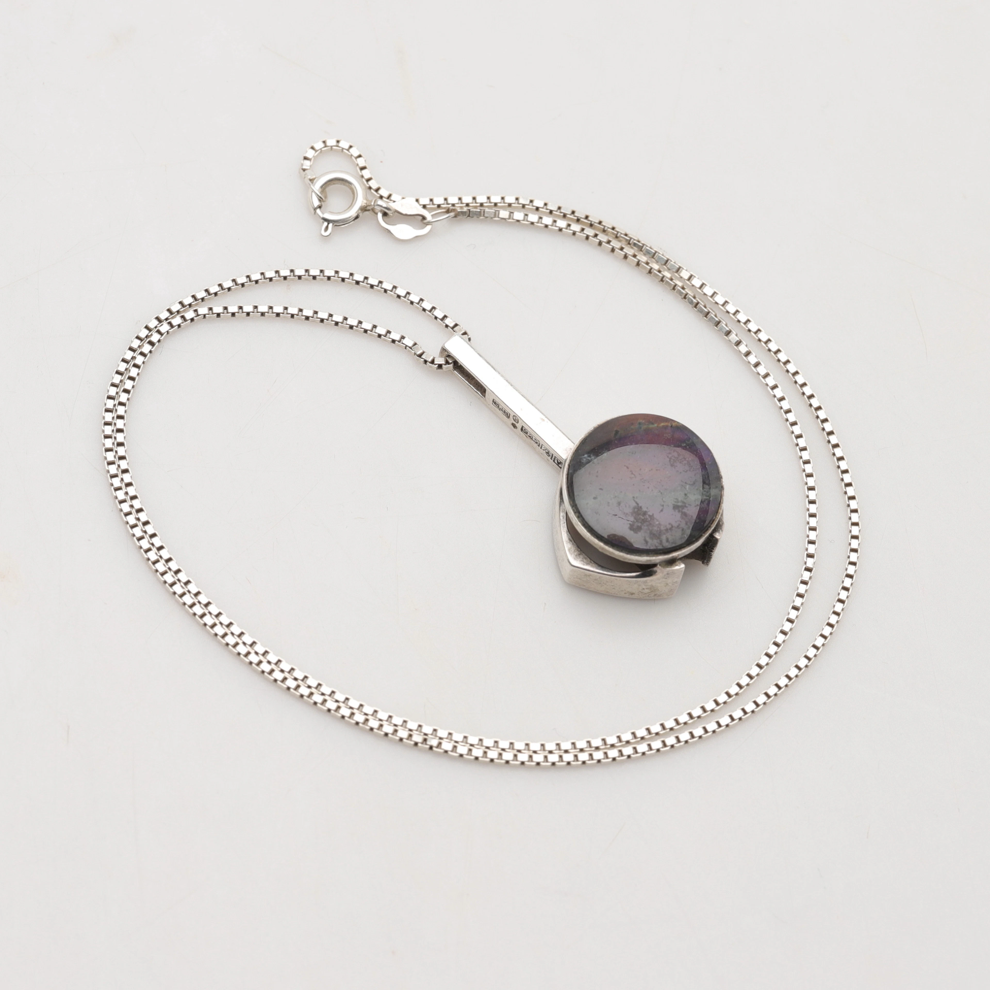 MATTI J. HYVARINEN. hänge med halskedja, silver, Finland.