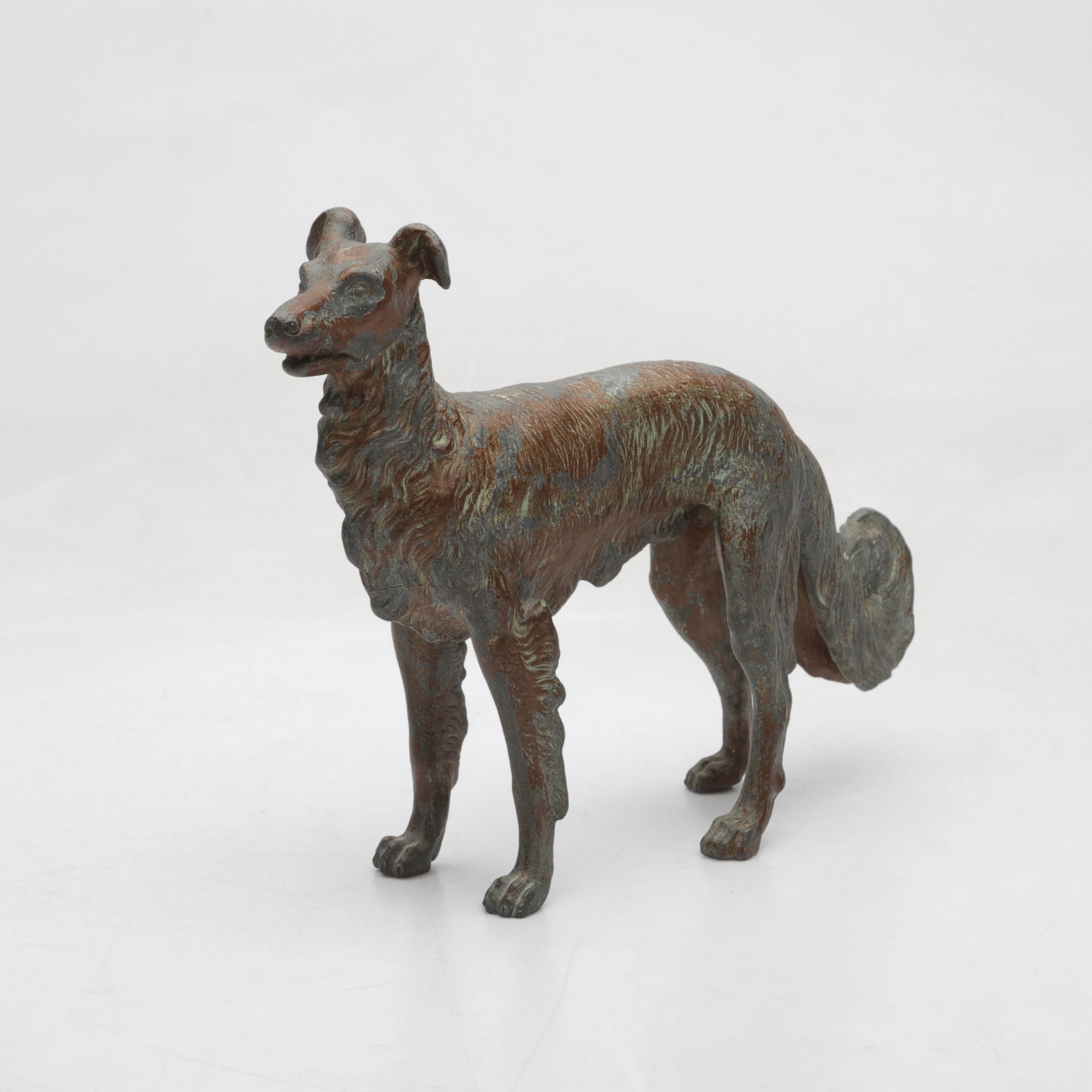 FIGURIN, Patinerad metall, Borzoi/Rysk Vinhund, 1900-tal.