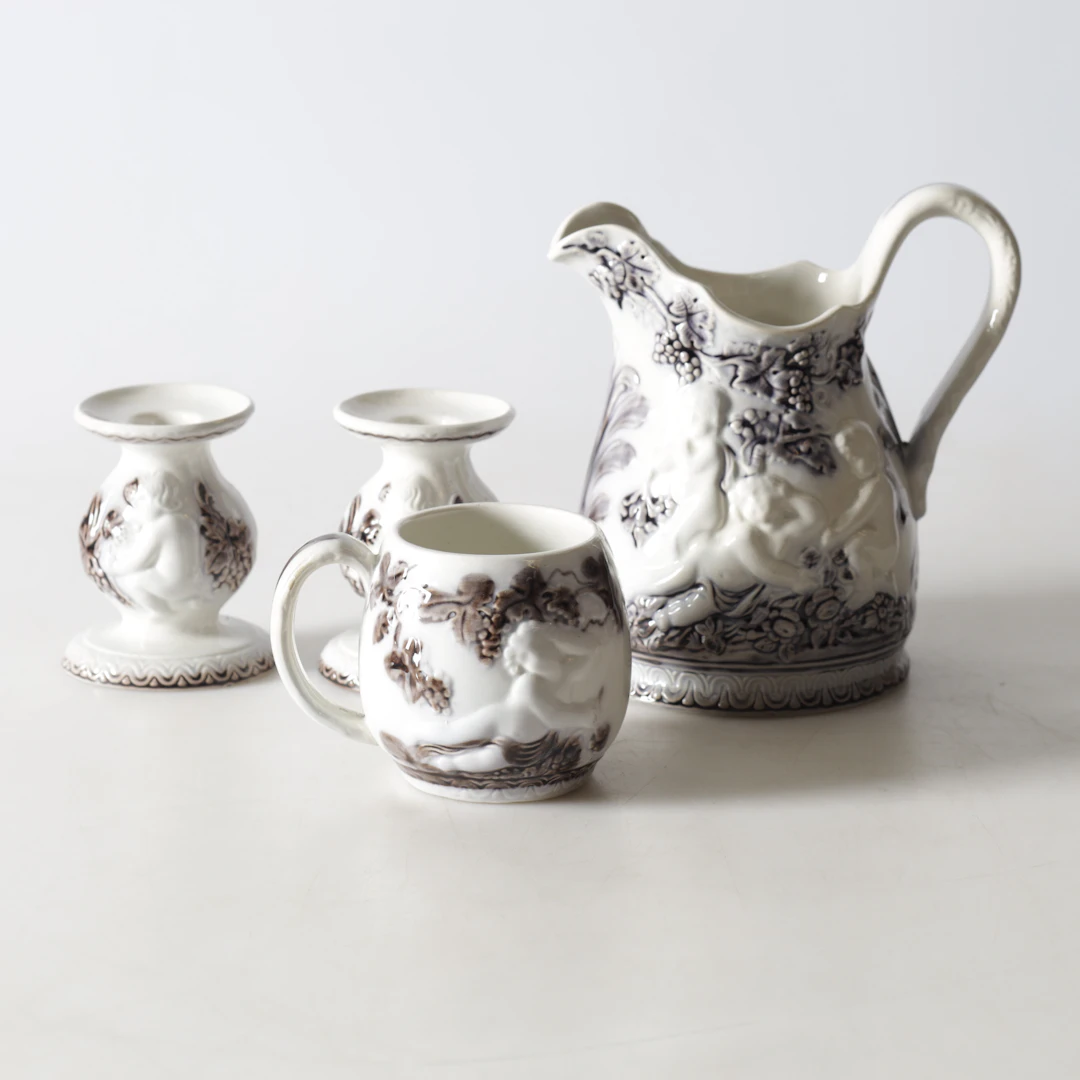 TILLBRINGARE, ljusstakar samt mugg, 4 delar, flintgods, "Mullbär", Gefle.