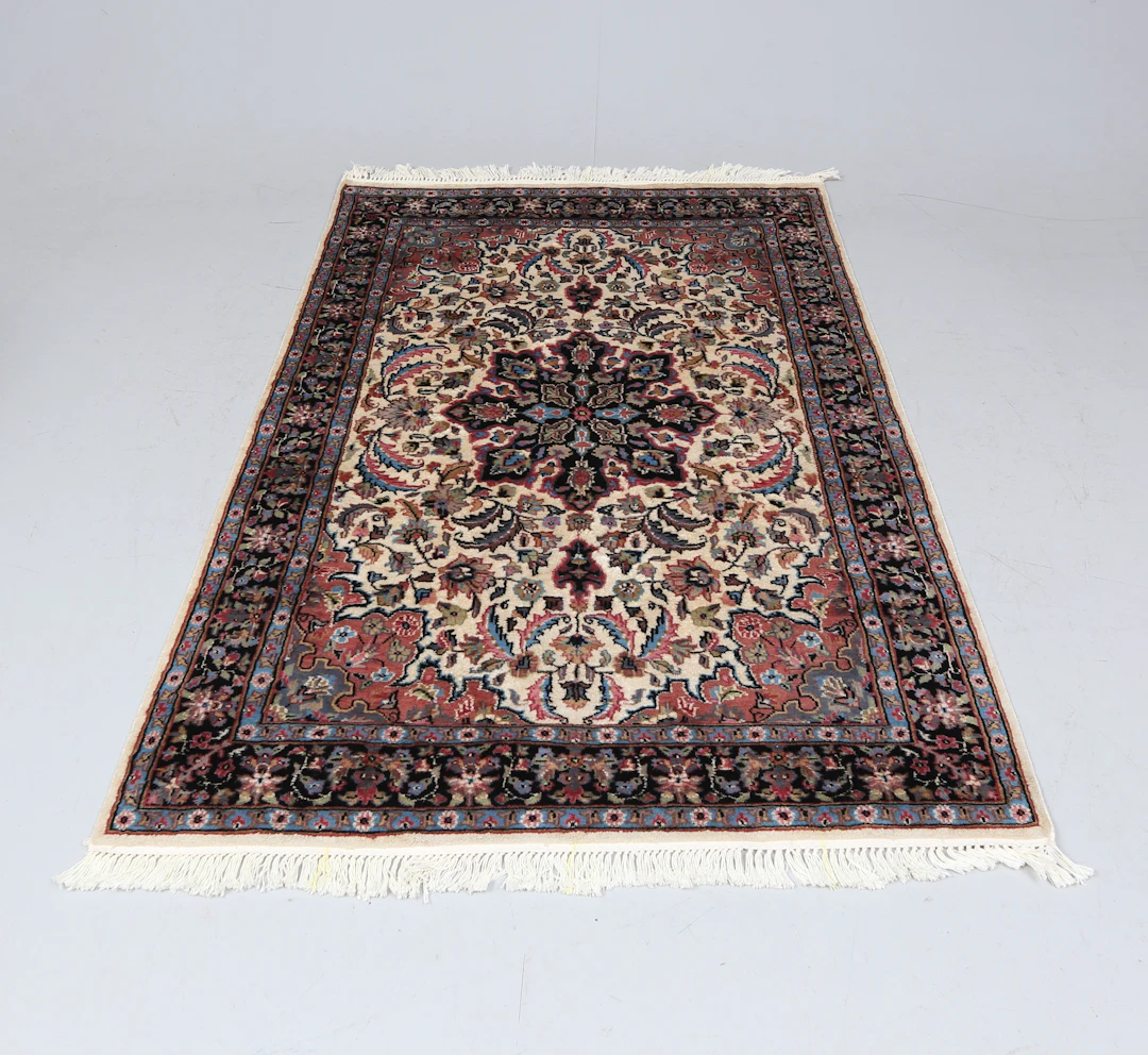 MATTA, orientalisk, ca 190x123 cm.