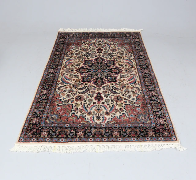 MATTA, orientalisk, ca 190x123 cm.