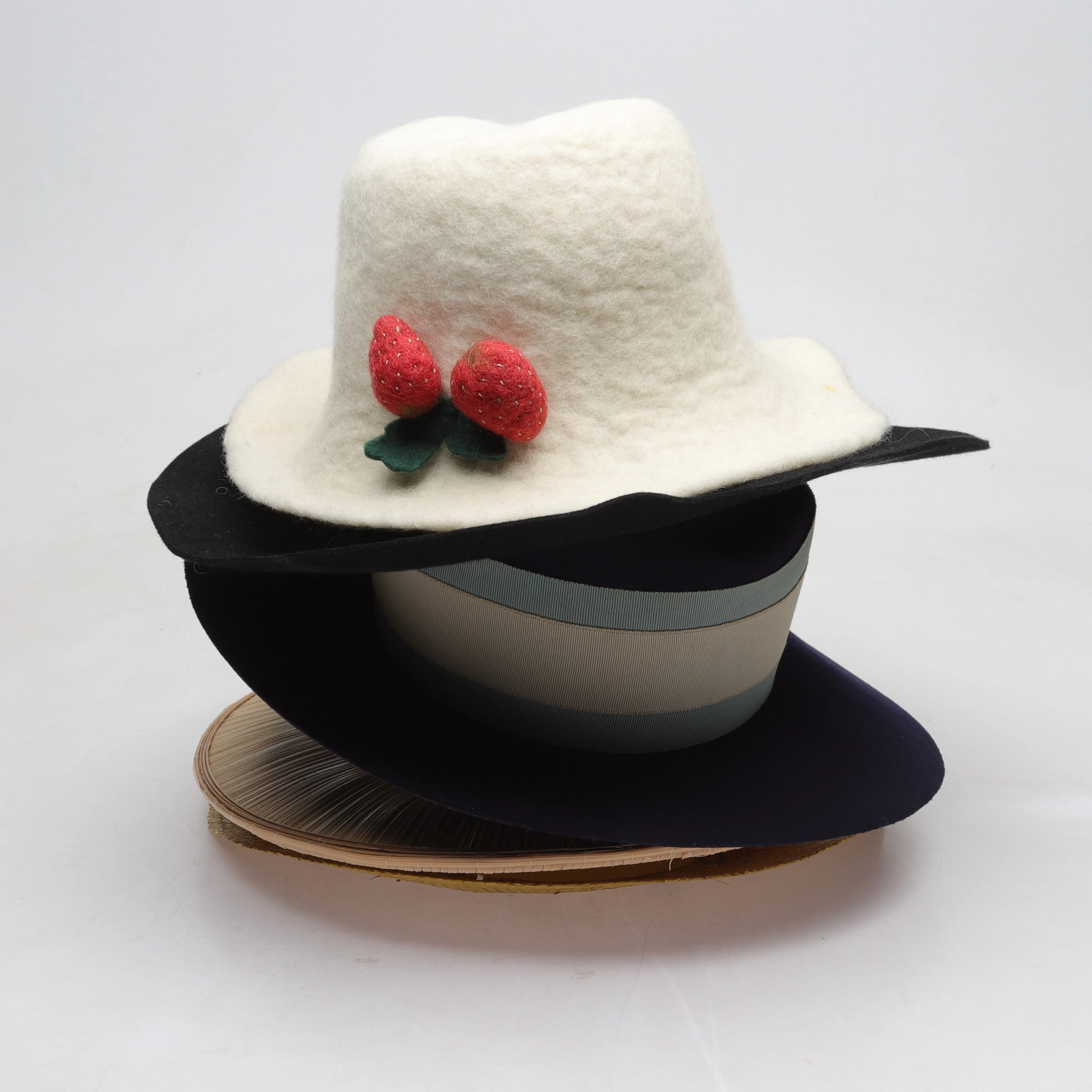 HATTAR, 5 st, olika modeller, b.la. Edward Mann, London.