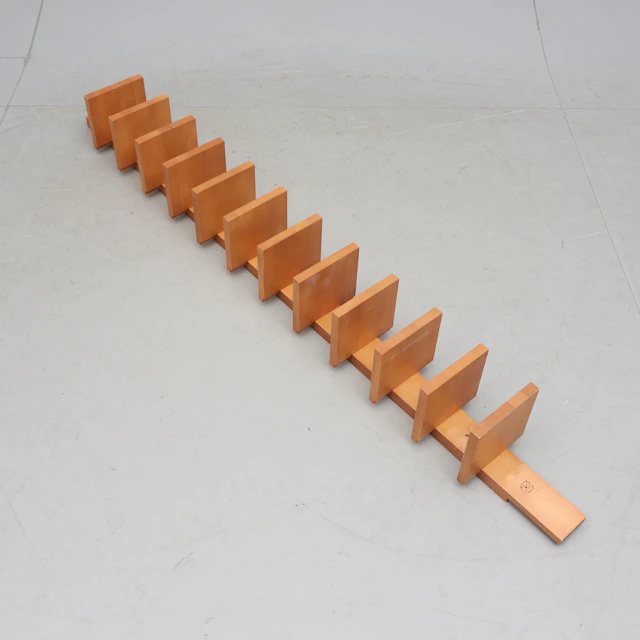 JOHAN KANDELL. hylla, "Pilaster", Källemo, märkt JK.