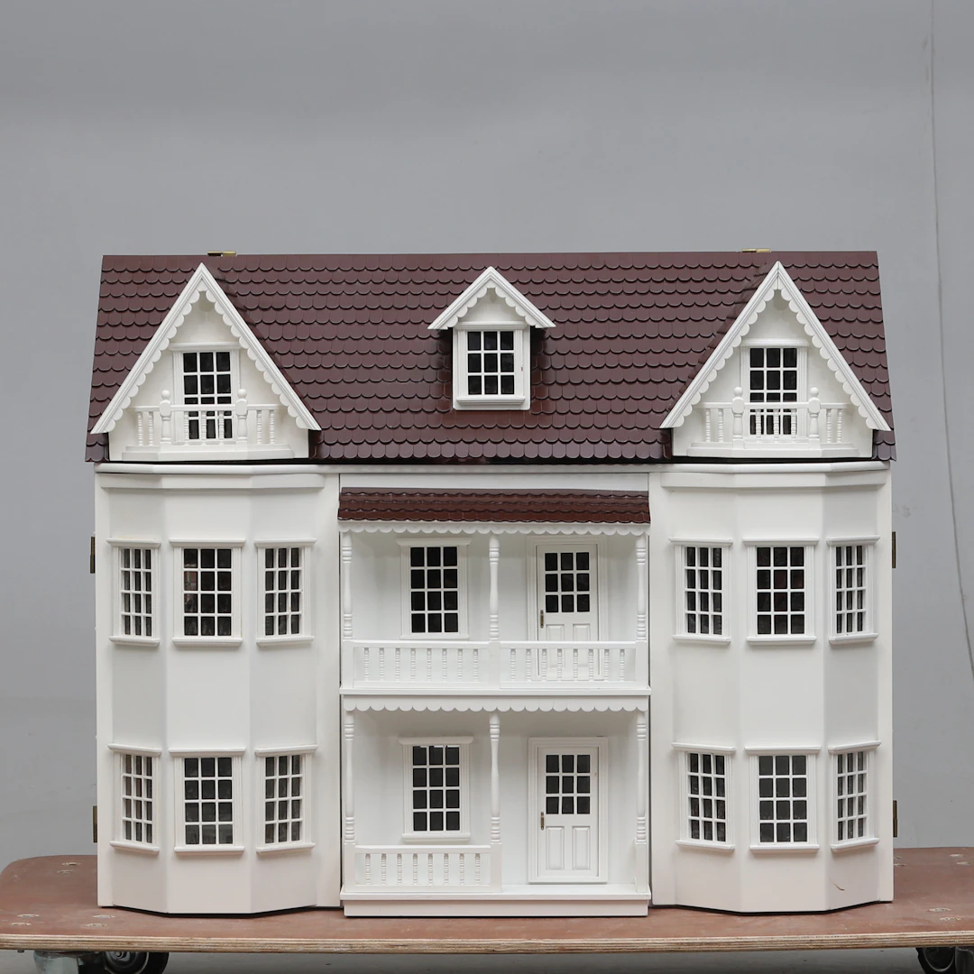 DOCKHUS, 3-våningar, med tillbehör, 19/2000-tal.