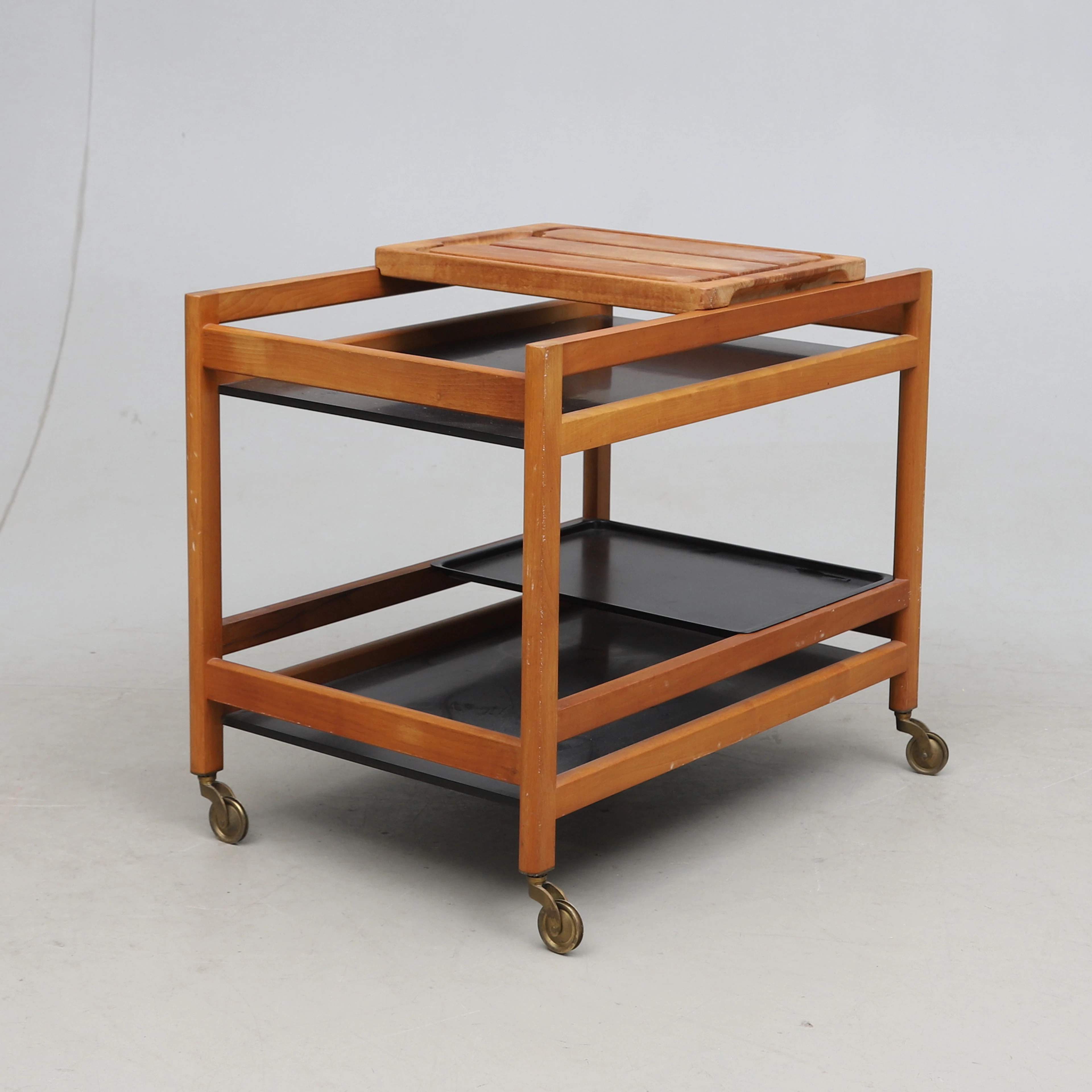 BØRGE MOGENSEN. Serveringsvagn, teak och laminat, modell nr 5370