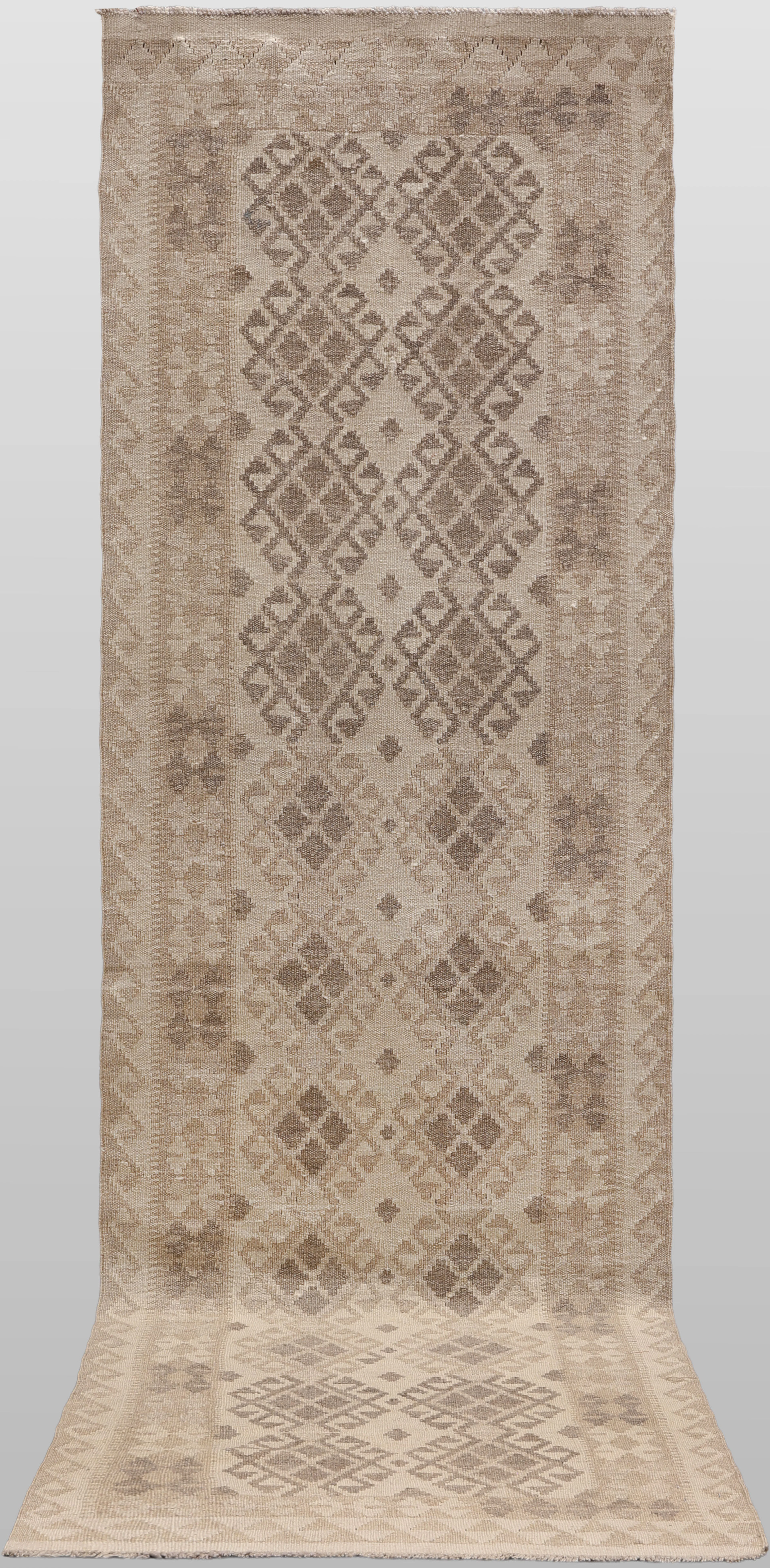 ORIENTMATTA. Kelim naturfärgad, gallerimodell, 291 x 81 cm.