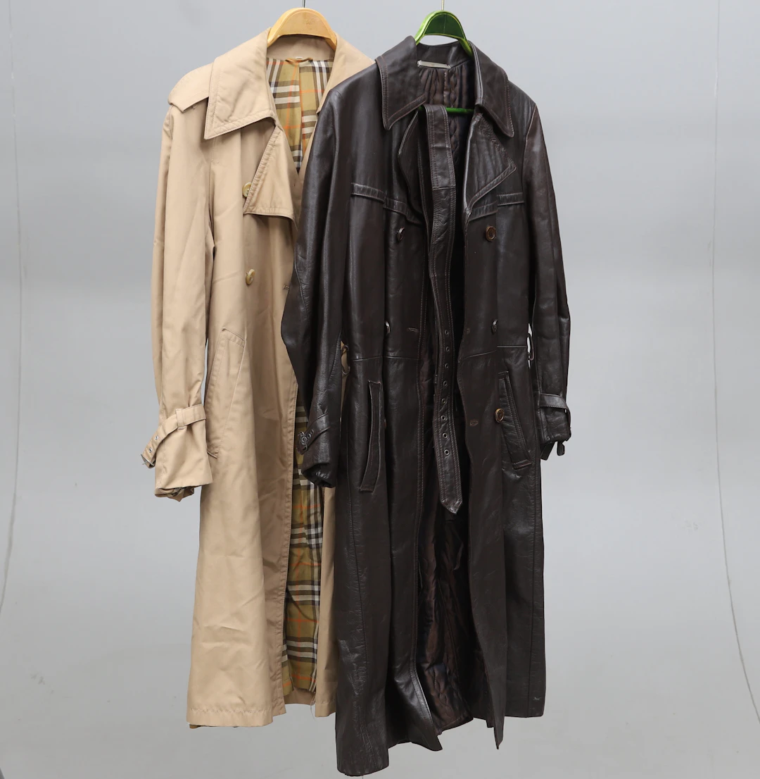 KAPPOR, 2 st, skinn/textil, b.la. Tjäders, Malung.