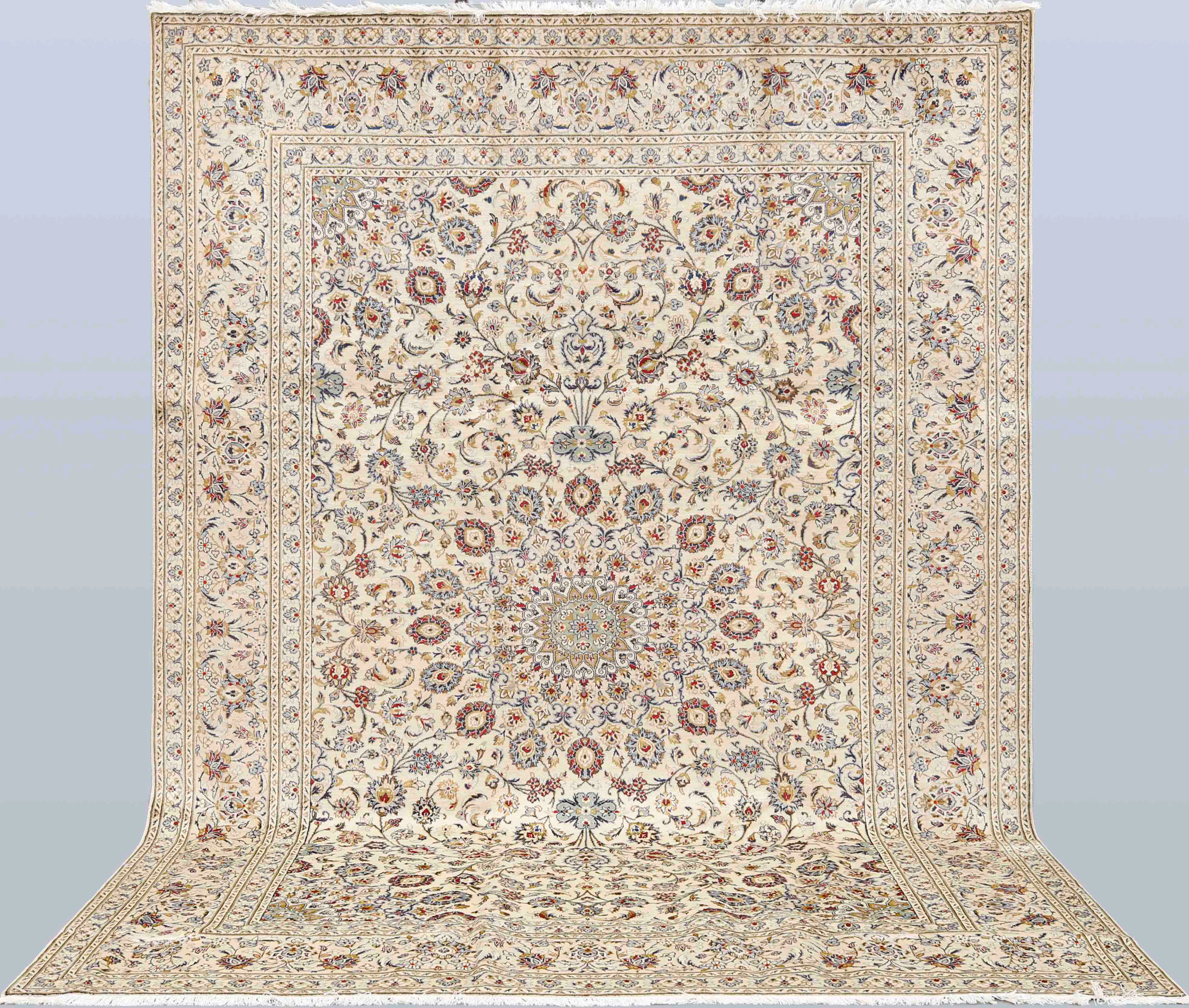ORIENTMATTA. Ljus Keshan, 375 x 270 cm.