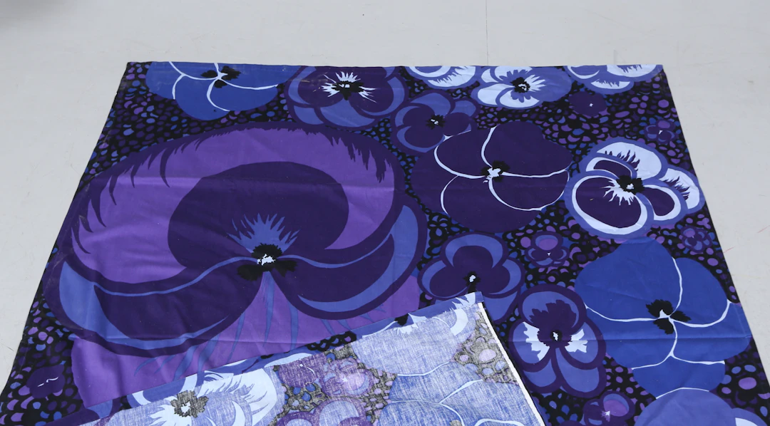 MARJATTA METSOVAARA. textil, "Orvokit", Tampella, 1960/70-taL.