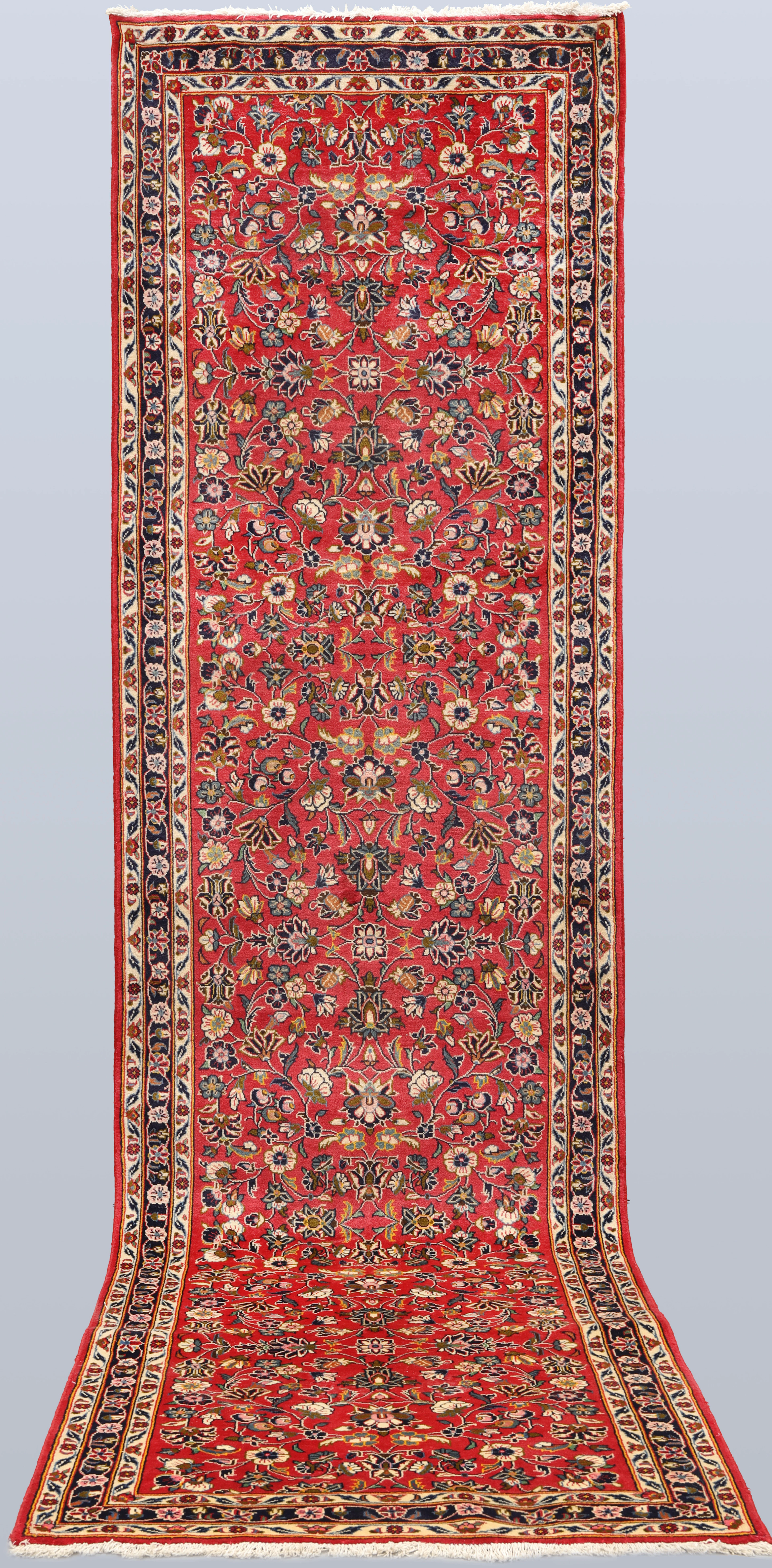ORIENTMATTA. Keshan gallerimodell, 391 x 105 cm.